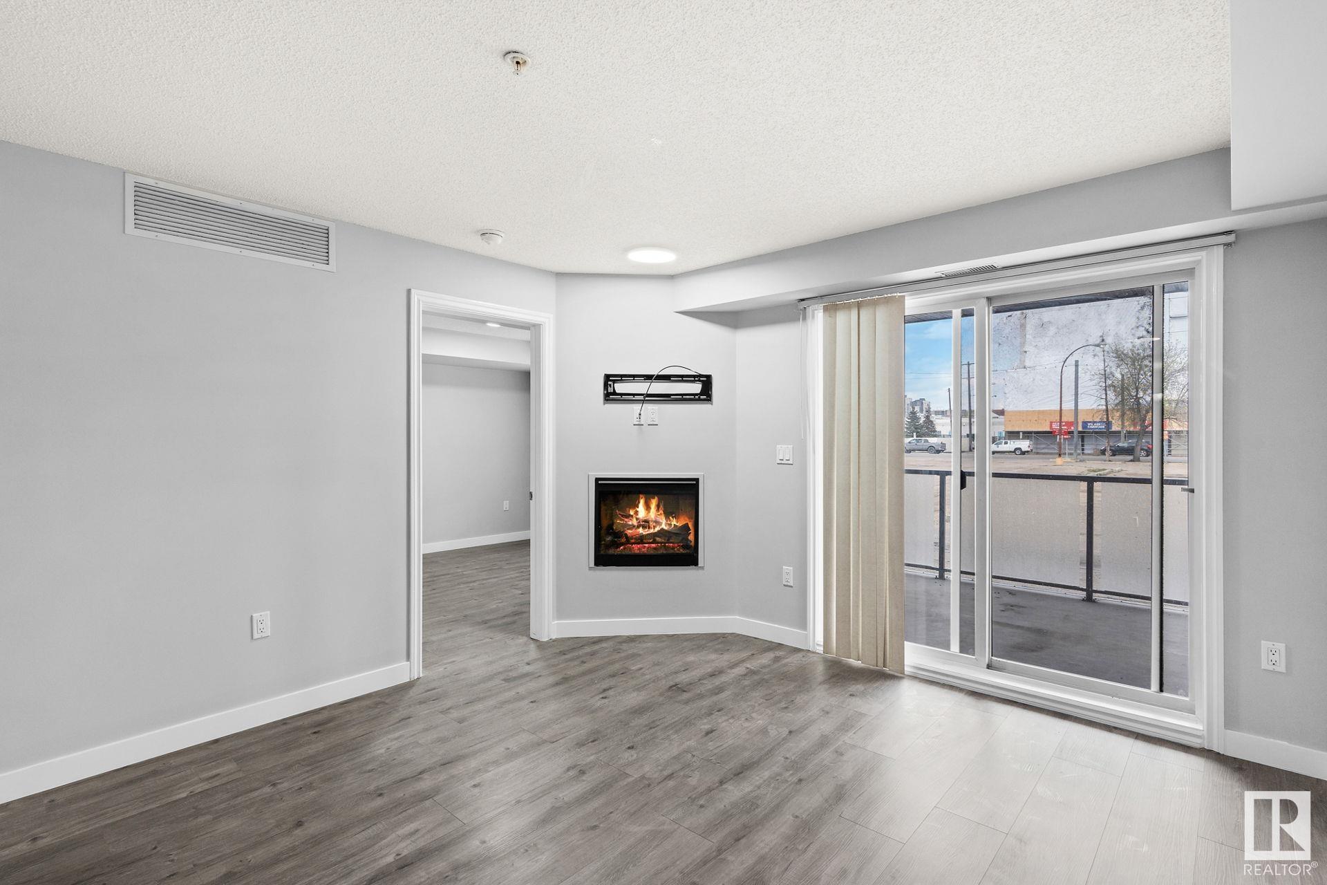      #113 10118 106 AV NW NW , Edmonton,  ,T5H 0B8 ;  Listing Number: MLS E4414650