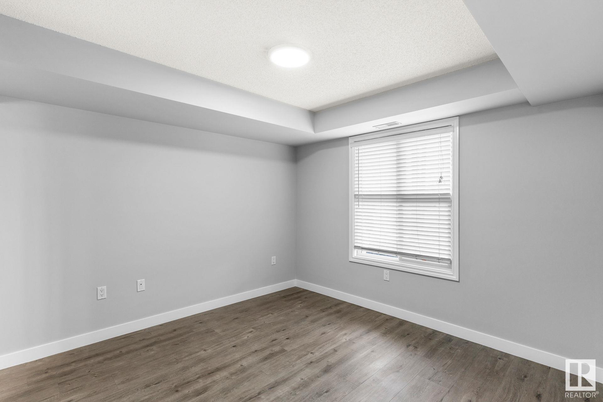      #113 10118 106 AV NW NW , Edmonton,  ,T5H 0B8 ;  Listing Number: MLS E4414650