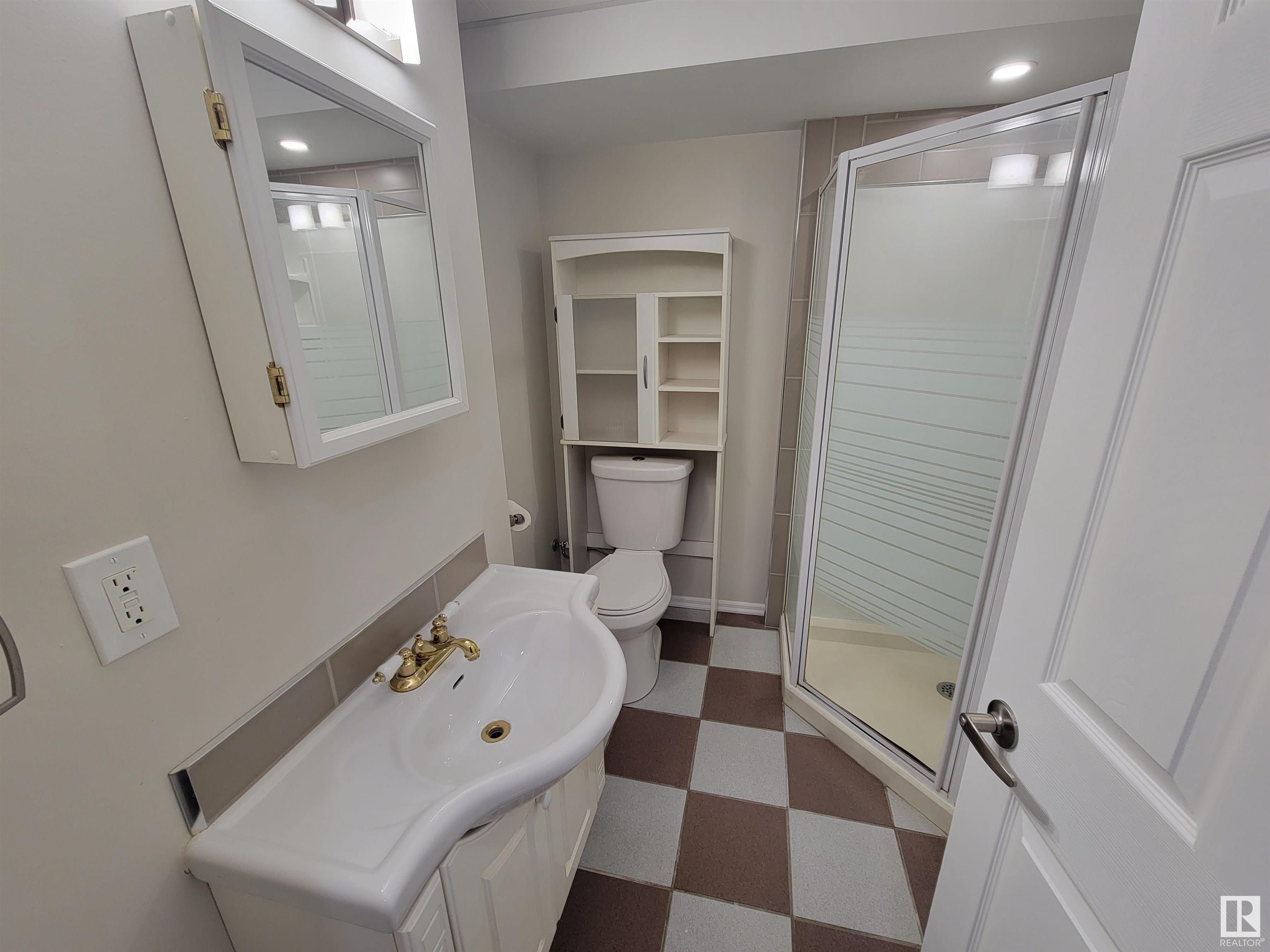      990 13 ST , Cold Lake,  ,T9M 1J9 ;  Listing Number: MLS E4414658