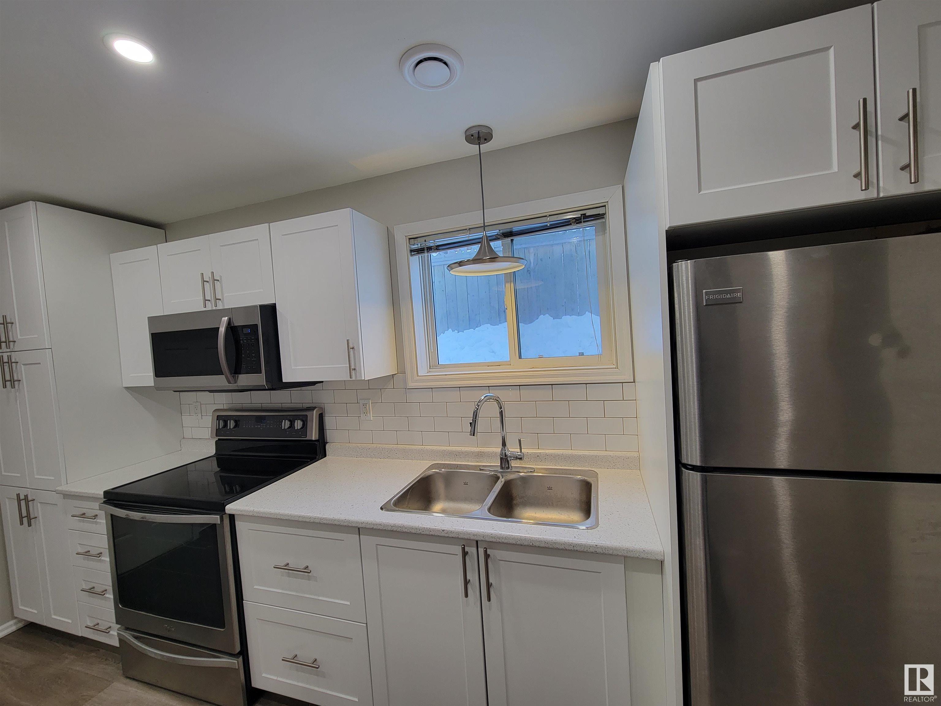      990 13 ST , Cold Lake,  ,T9M 1J9 ;  Listing Number: MLS E4414658