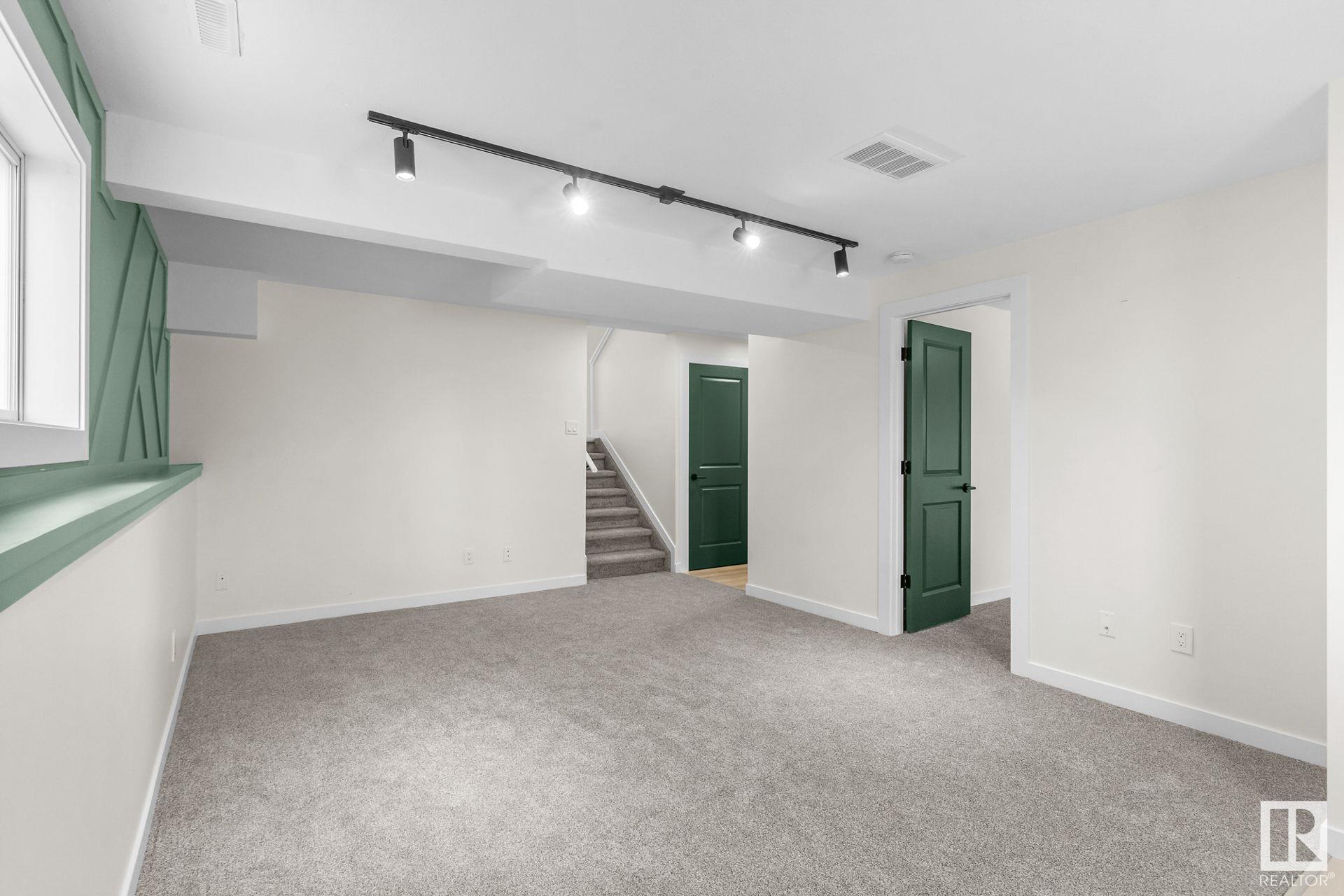      976 JIM COMMON Dr , Sherwood Park,  ,T8H 1V1 ;  Listing Number: MLS E4414671