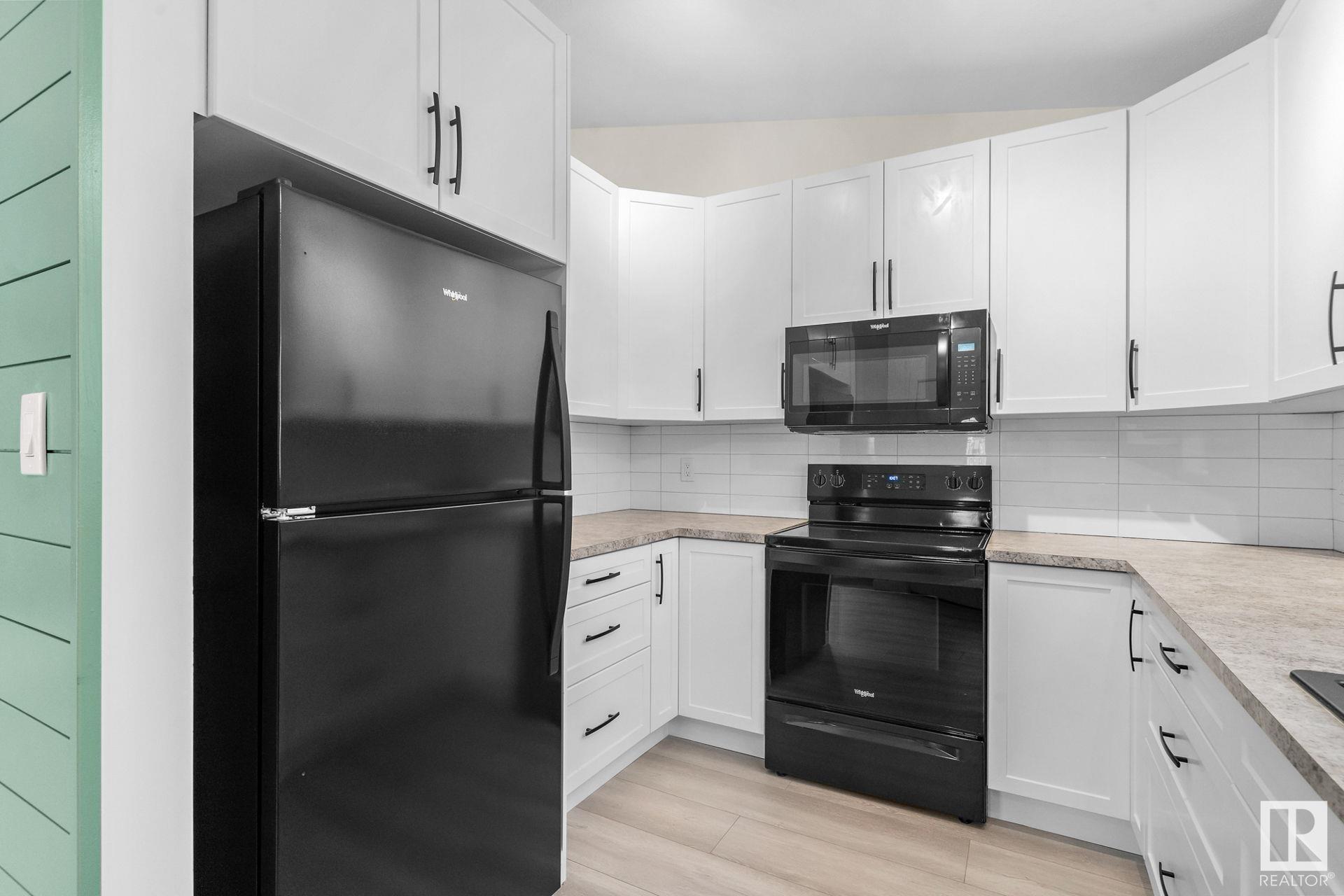      976 JIM COMMON Dr , Sherwood Park,  ,T8H 1V1 ;  Listing Number: MLS E4414671