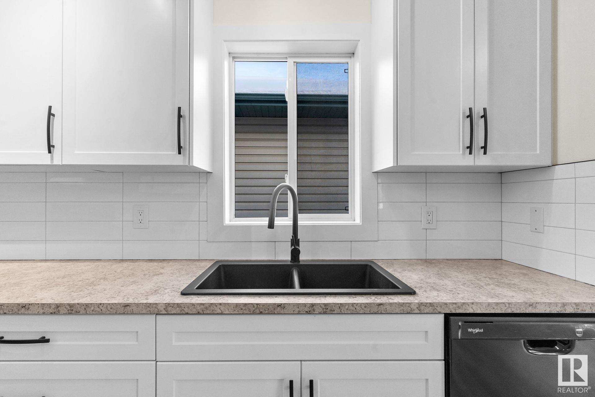      976 JIM COMMON Dr , Sherwood Park,  ,T8H 1V1 ;  Listing Number: MLS E4414671