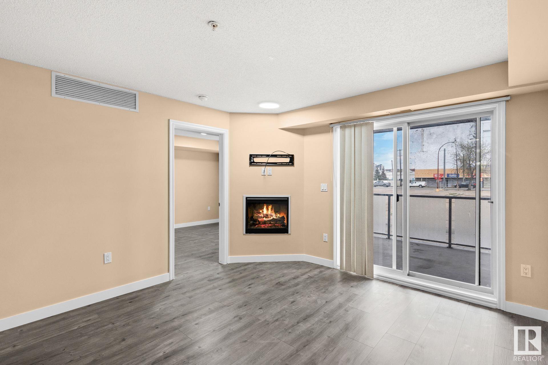      #210 10118 106 AV NW , Edmonton,  ,T5H 0B8 ;  Listing Number: MLS E4414682