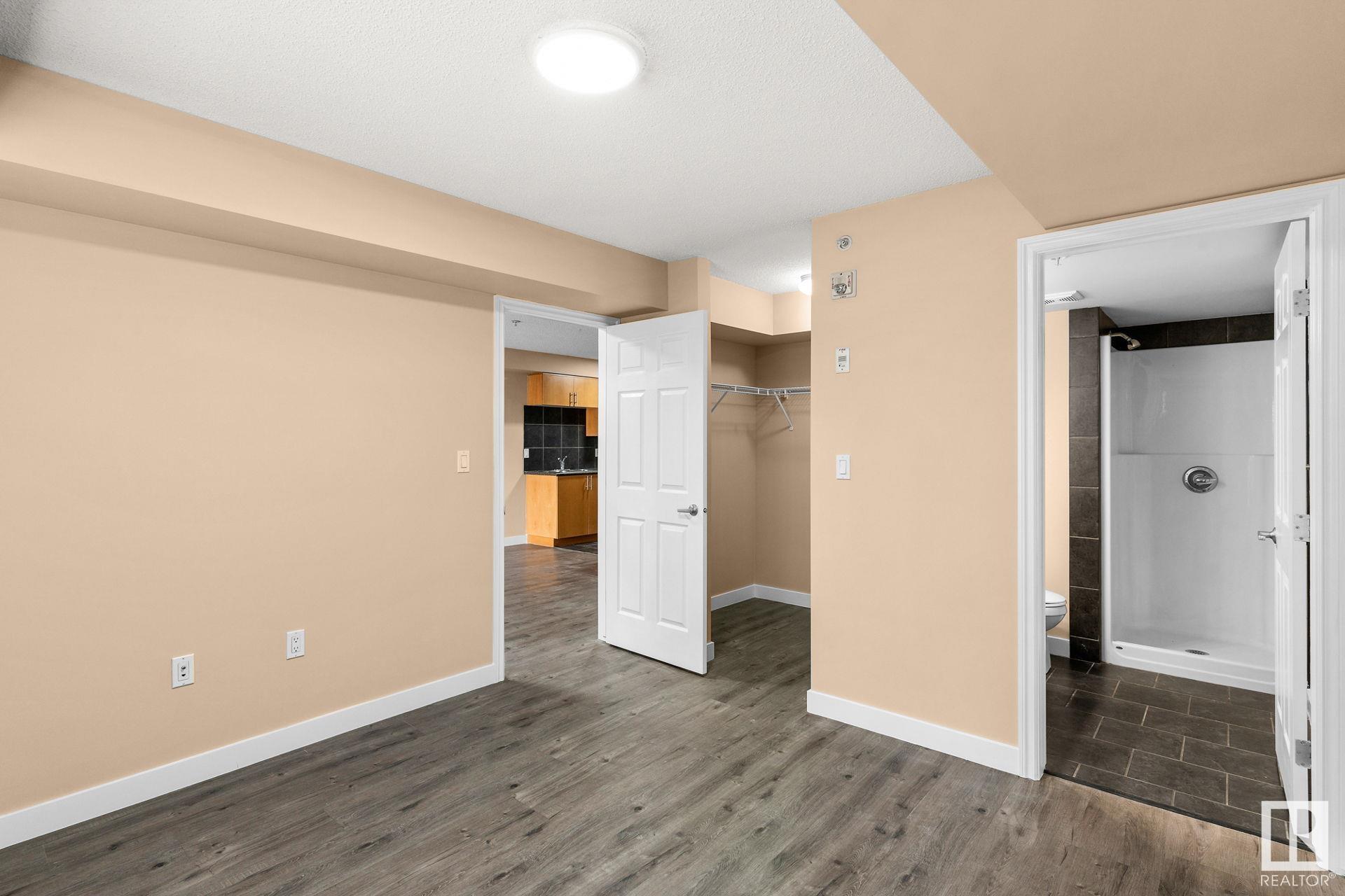      #210 10118 106 AV NW , Edmonton,  ,T5H 0B8 ;  Listing Number: MLS E4414682