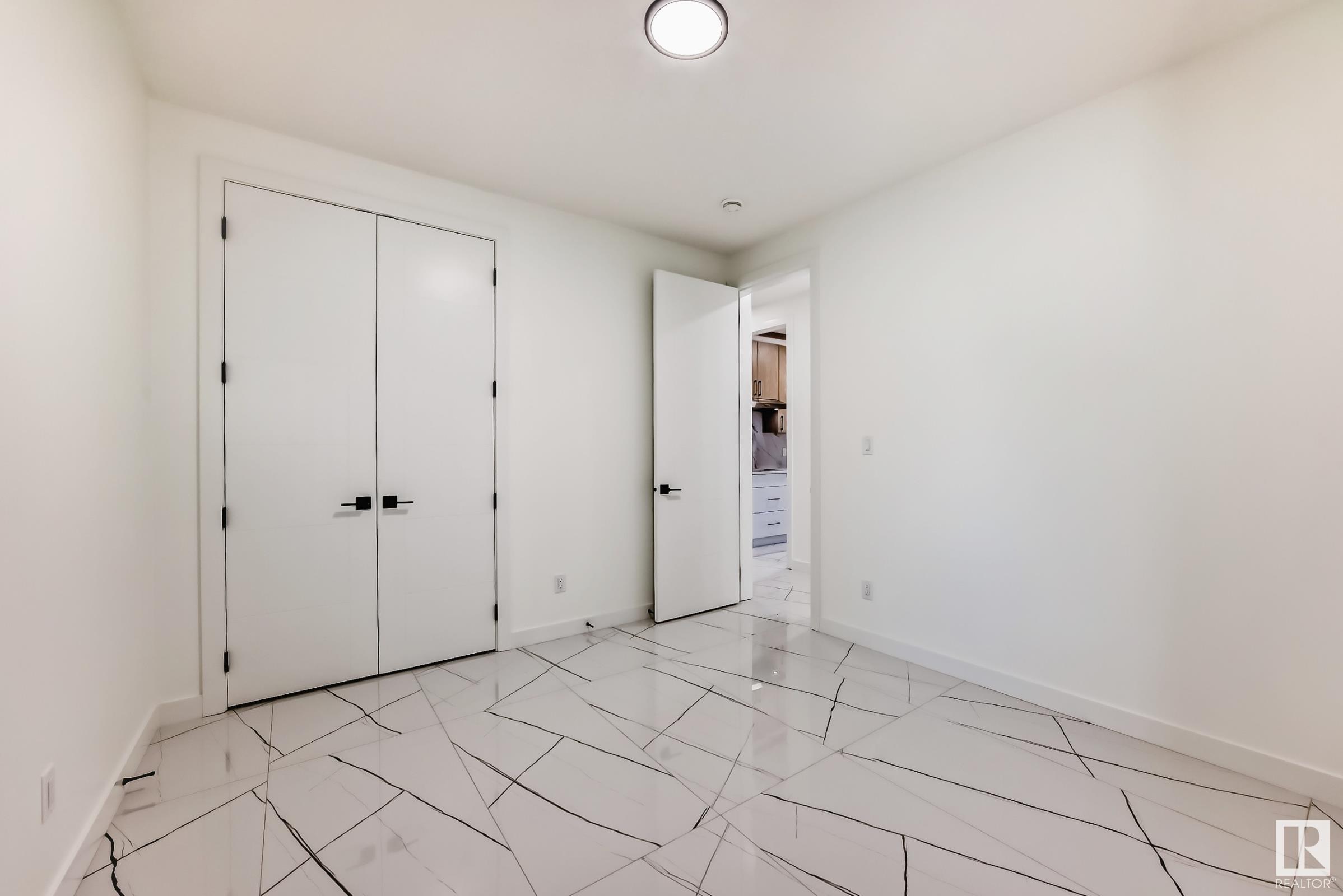      2916 1 AV SW , Edmonton,  ,T6X 3E3 ;  Listing Number: MLS E4414694