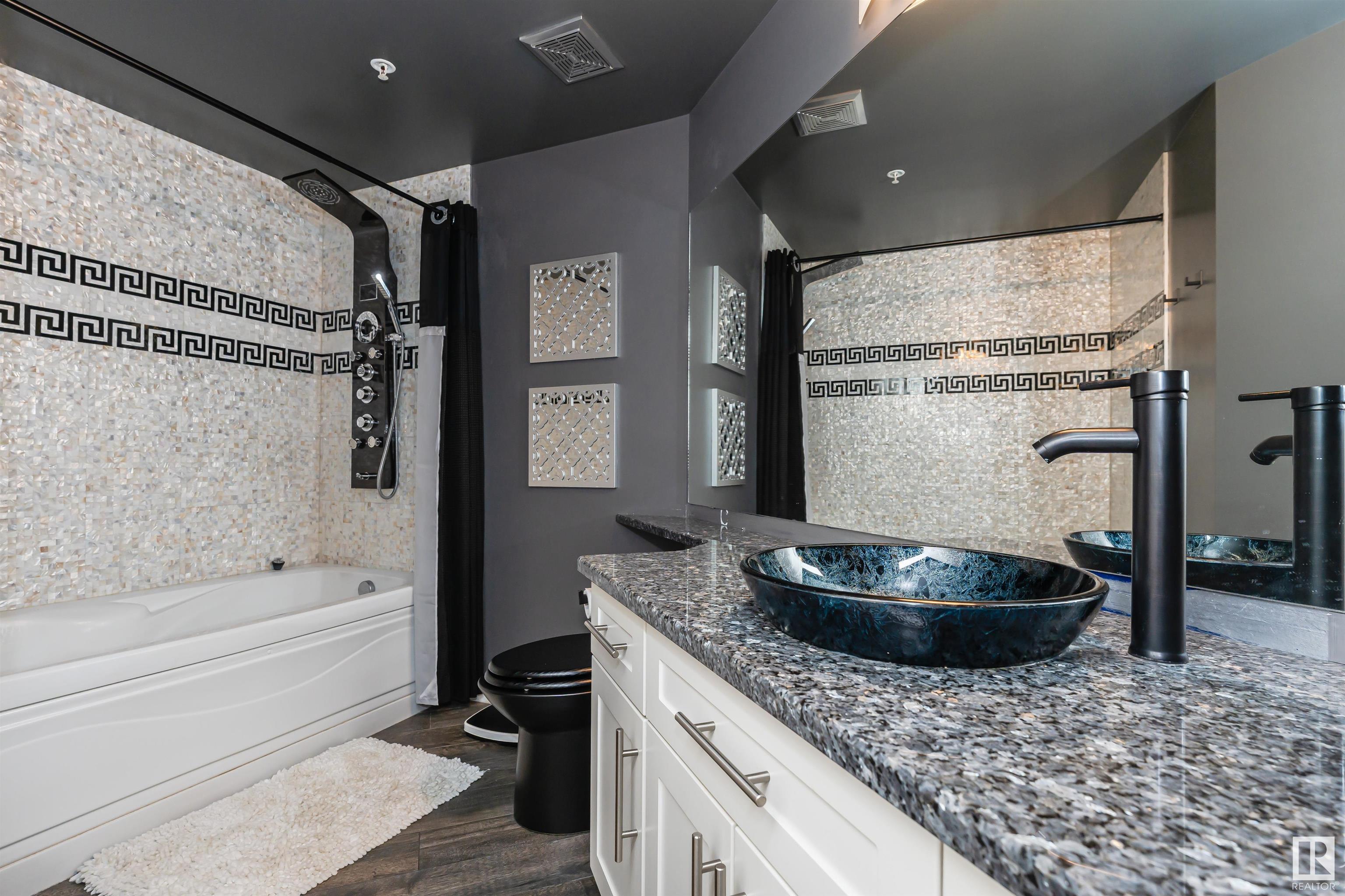      #2703 10136 104 ST NW , Edmonton,  ,T5J 0B5 ;  Listing Number: MLS E4414698