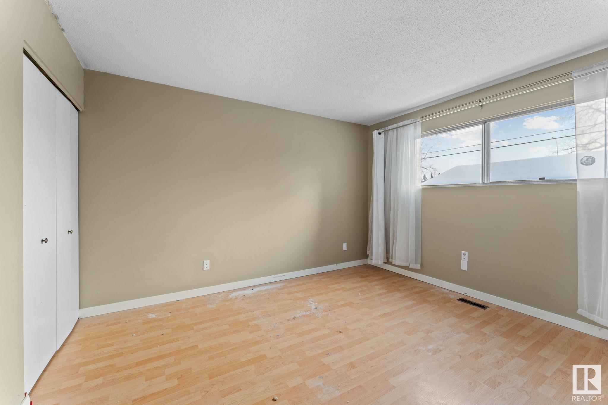      28 Manor DR , Spruce Grove,  ,T7X 2G8 ;  Listing Number: MLS E4414722