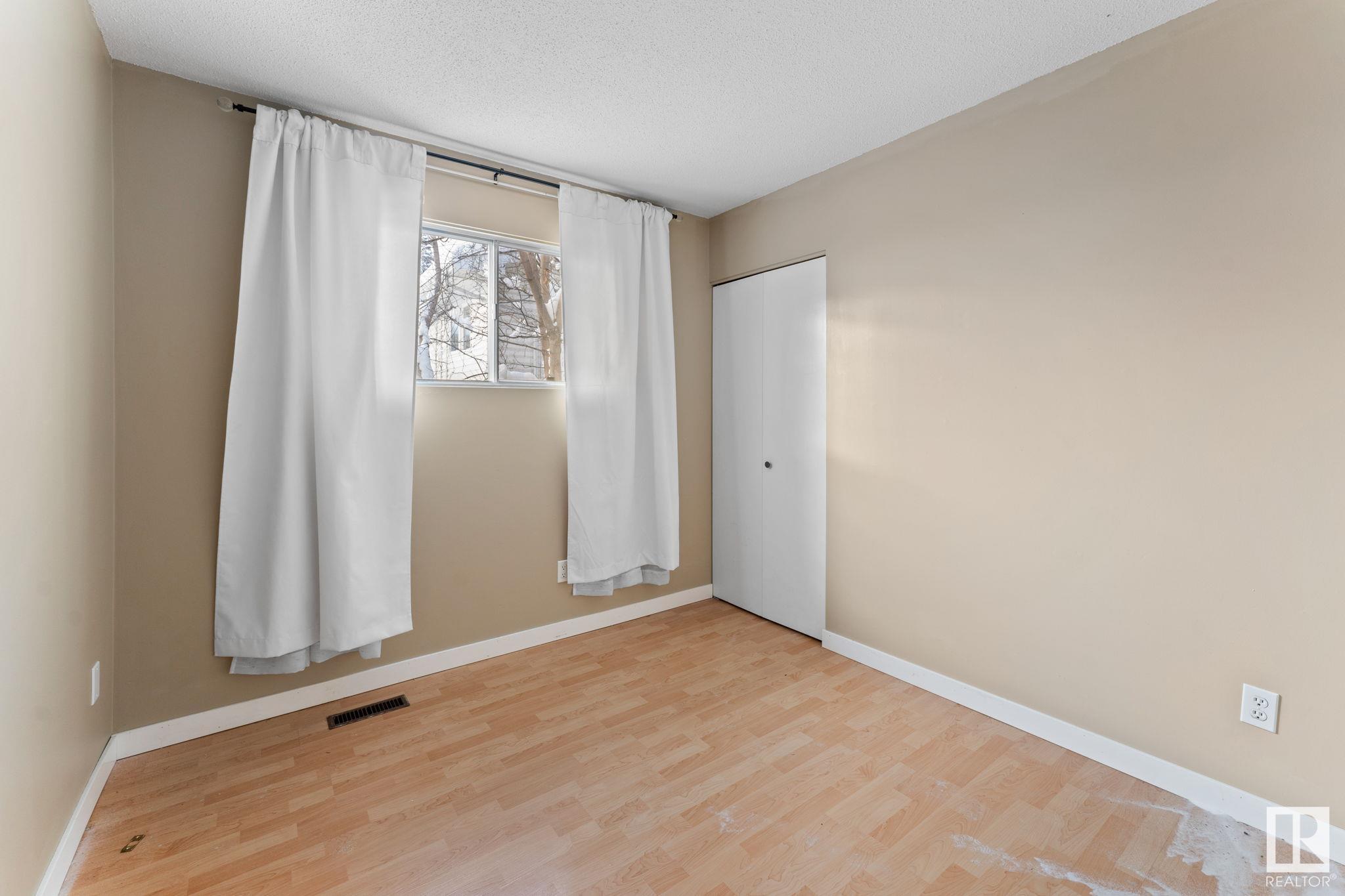      28 Manor DR , Spruce Grove,  ,T7X 2G8 ;  Listing Number: MLS E4414722