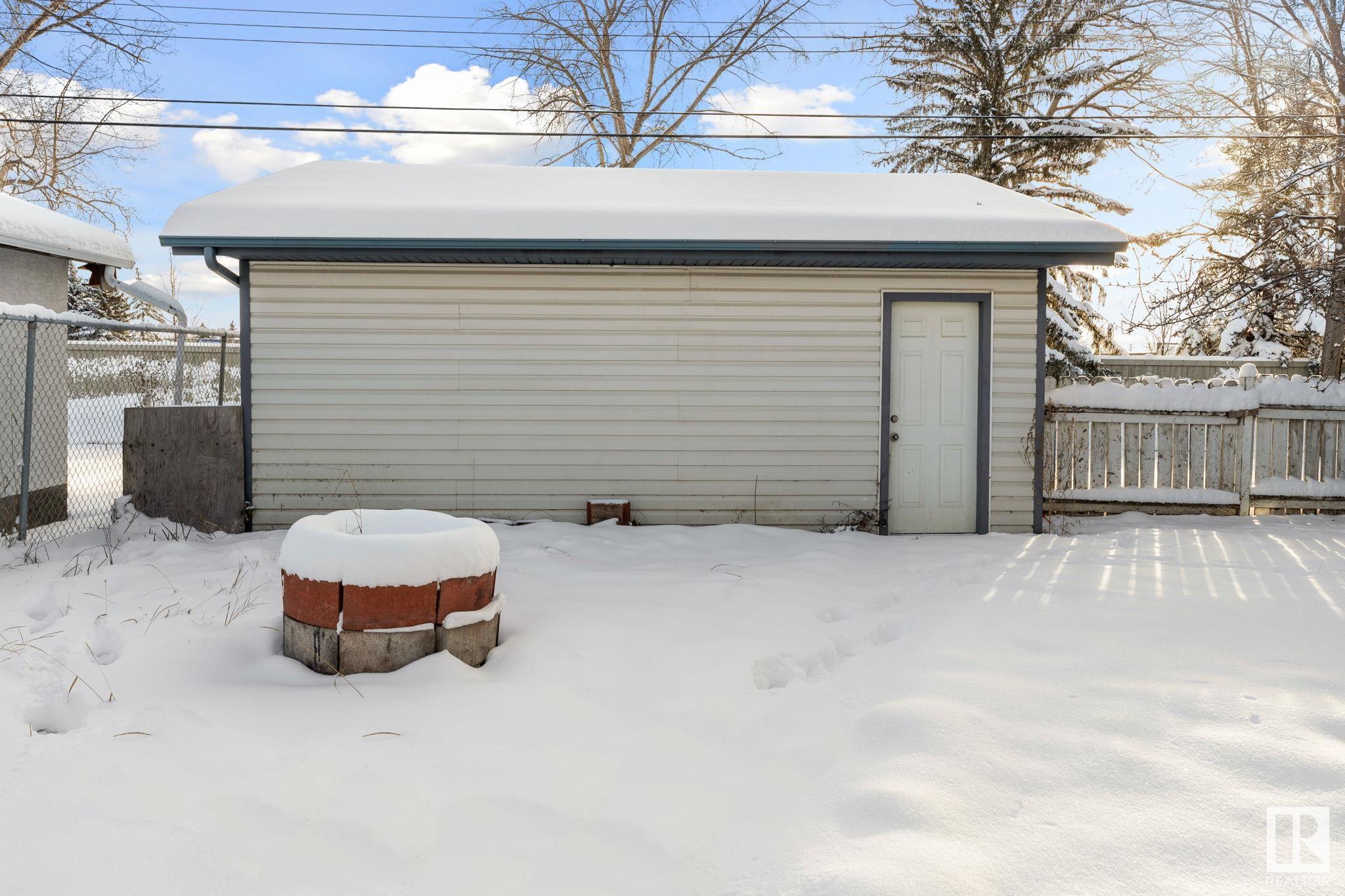      28 Manor DR , Spruce Grove,  ,T7X 2G8 ;  Listing Number: MLS E4414722