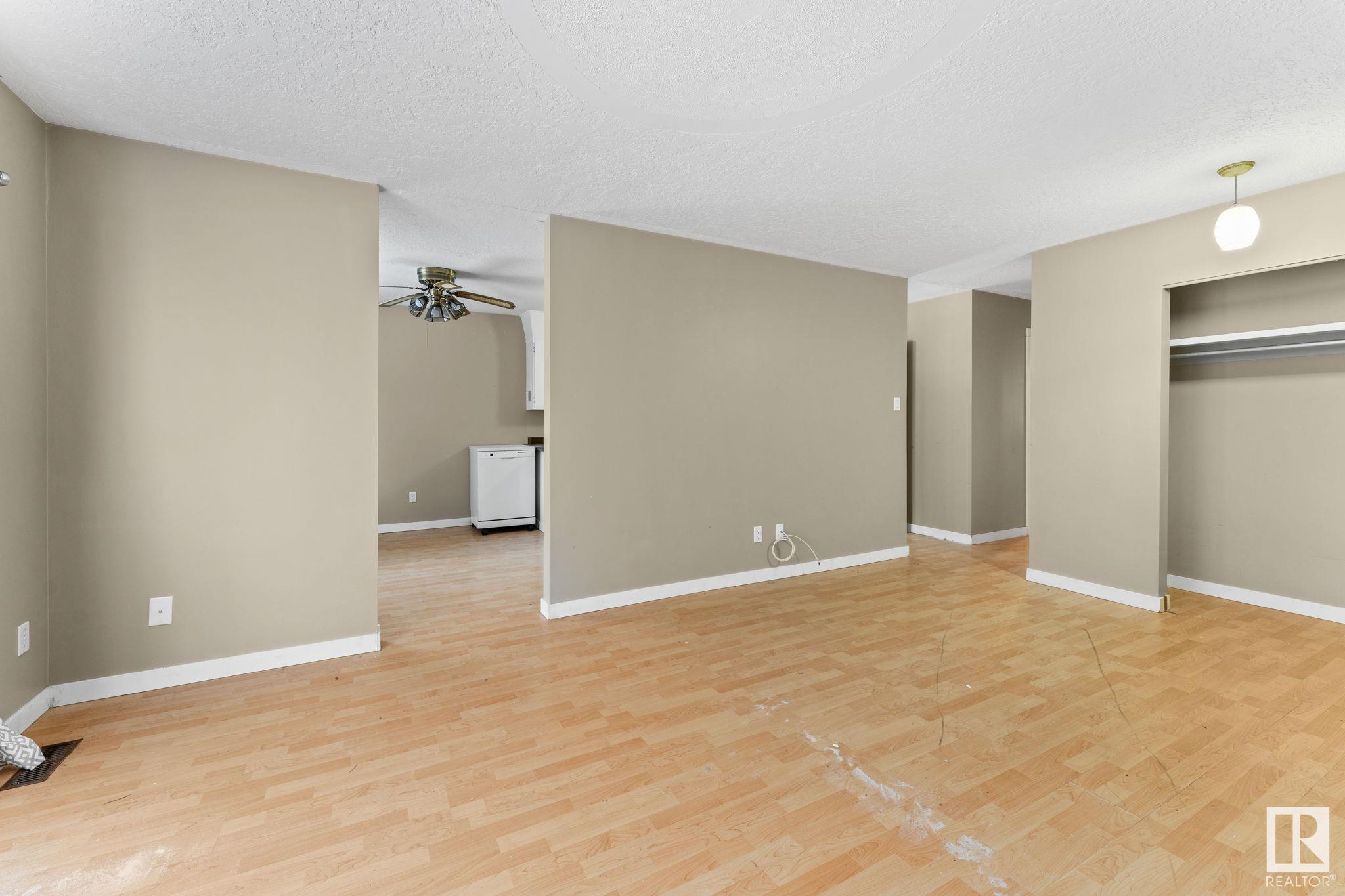      28 Manor DR , Spruce Grove,  ,T7X 2G8 ;  Listing Number: MLS E4414722