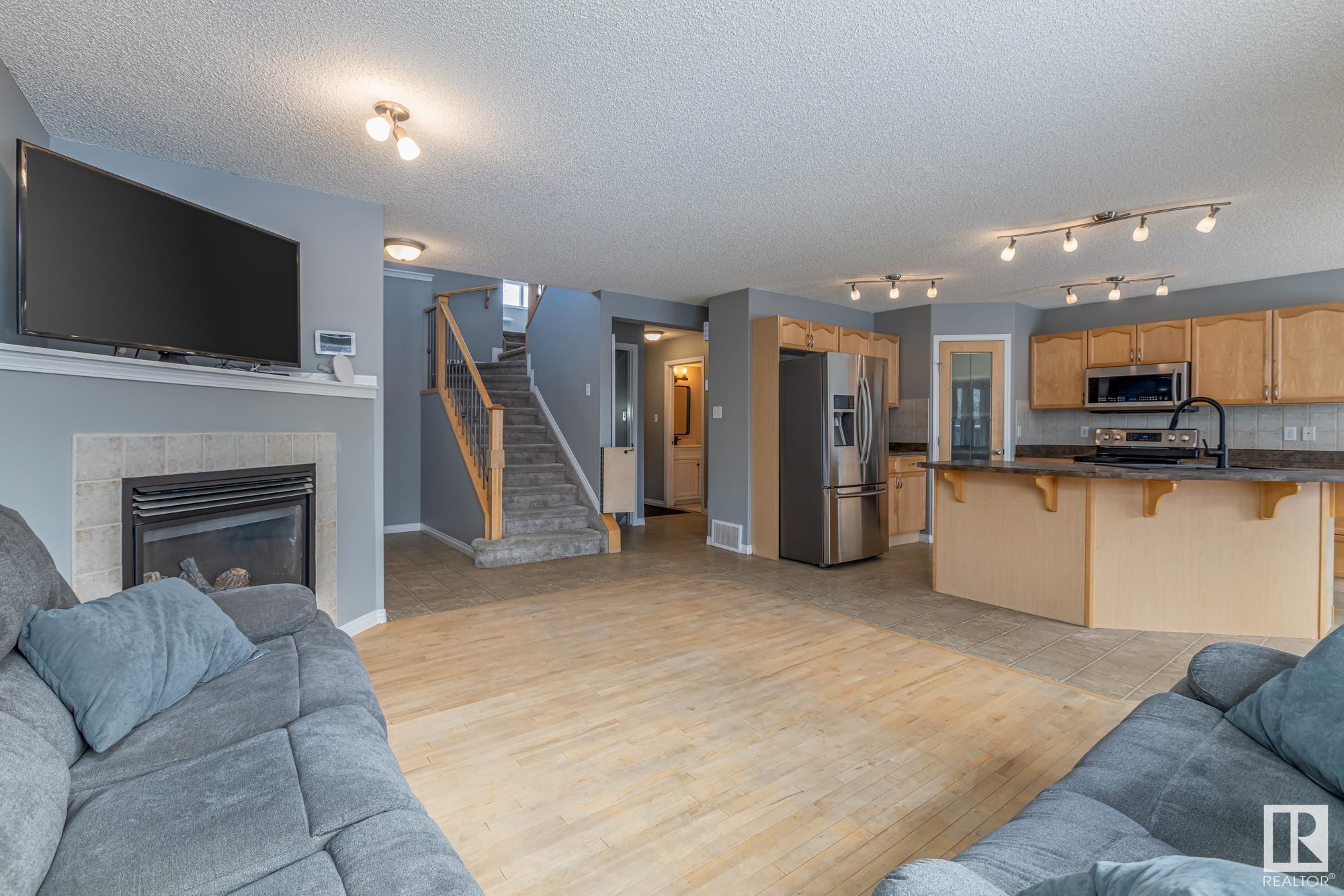     33 CREEKSIDE CL , Spruce Grove,  ,T7X 4N9 ;  Listing Number: MLS E4414731