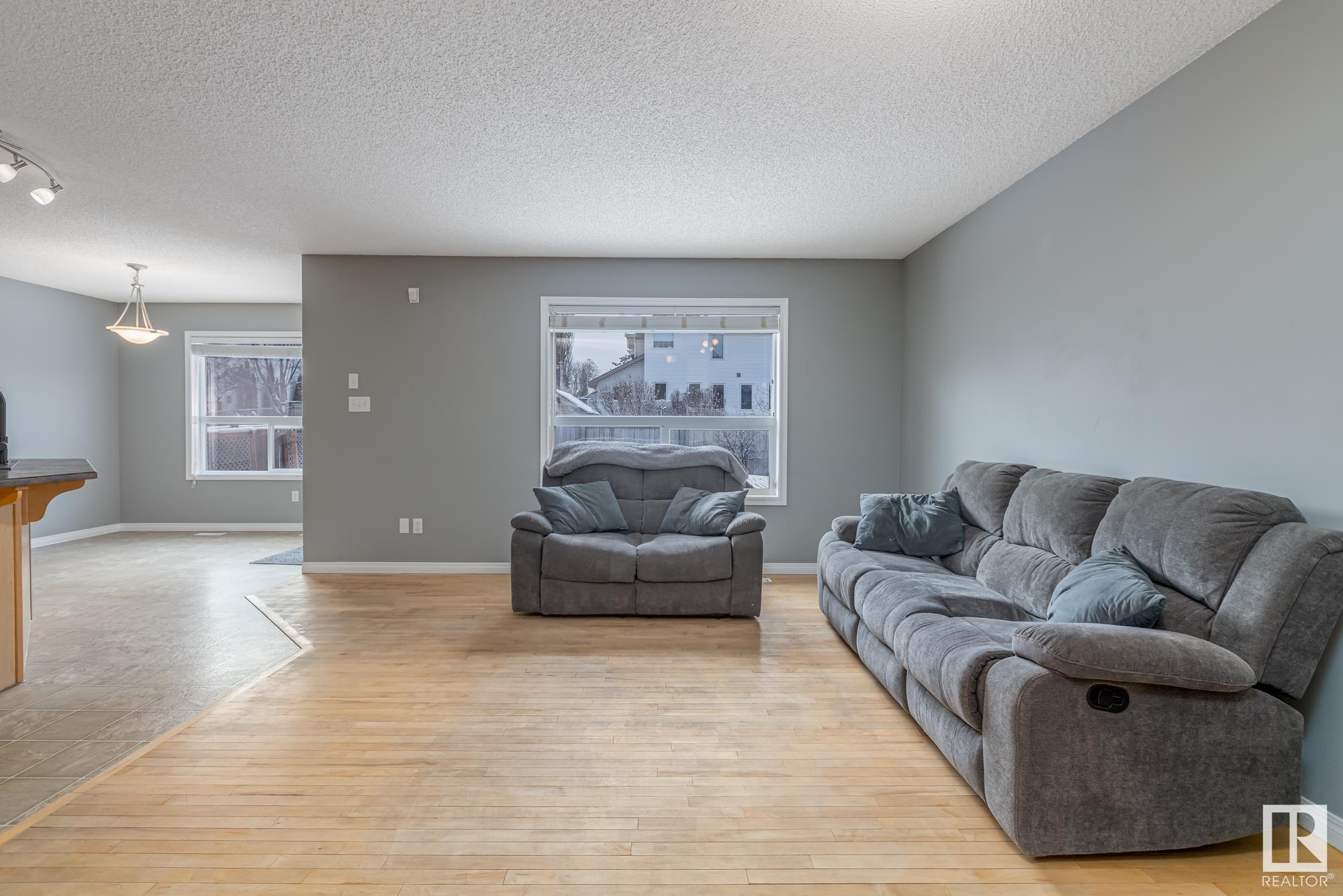      33 CREEKSIDE CL , Spruce Grove,  ,T7X 4N9 ;  Listing Number: MLS E4414731