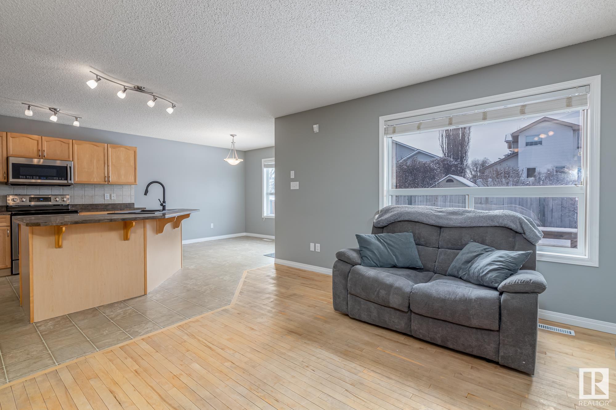      33 CREEKSIDE CL , Spruce Grove,  ,T7X 4N9 ;  Listing Number: MLS E4414731