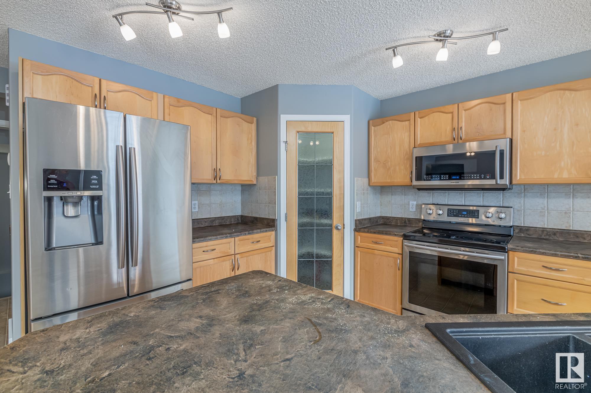      33 CREEKSIDE CL , Spruce Grove,  ,T7X 4N9 ;  Listing Number: MLS E4414731