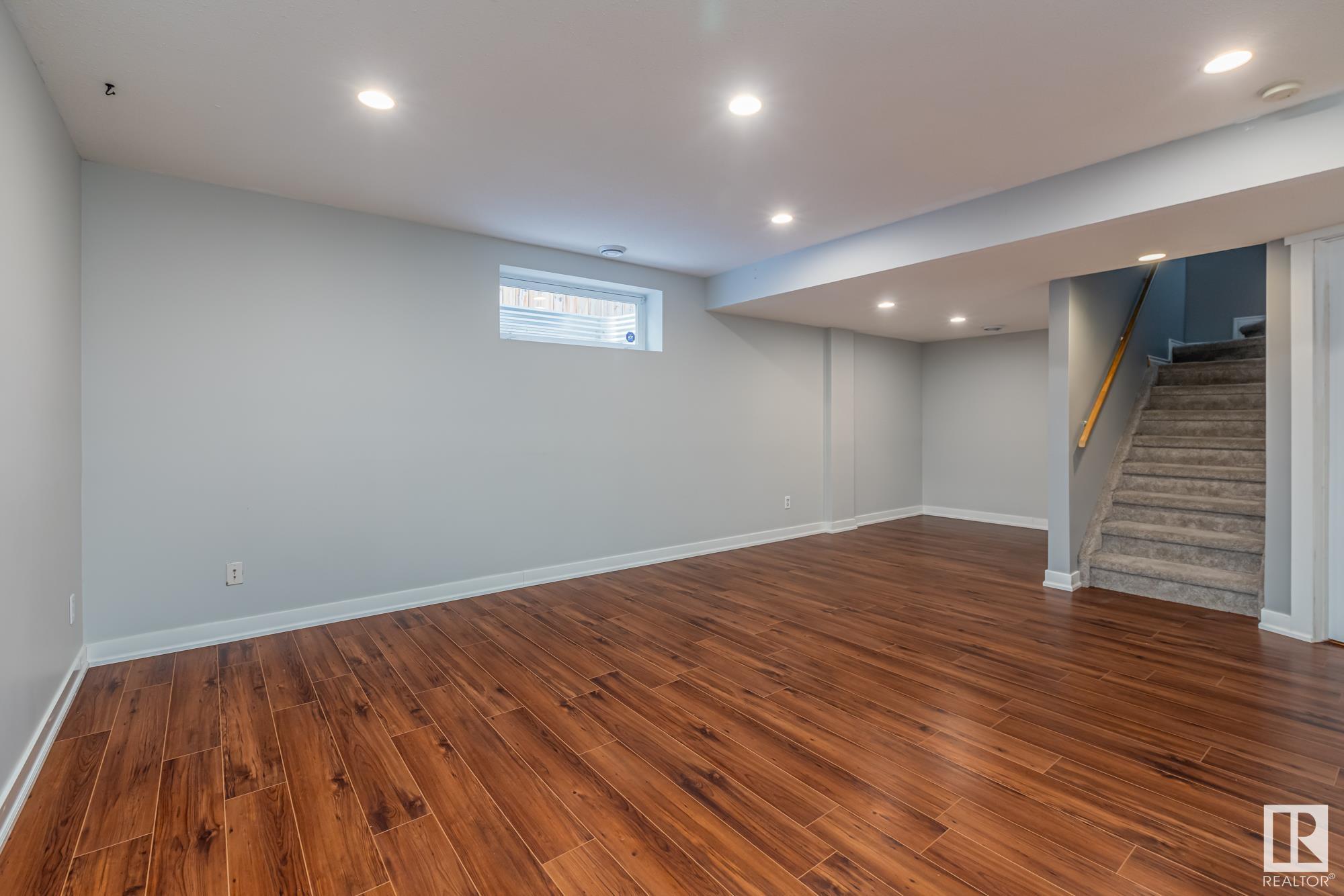      33 CREEKSIDE CL , Spruce Grove,  ,T7X 4N9 ;  Listing Number: MLS E4414731