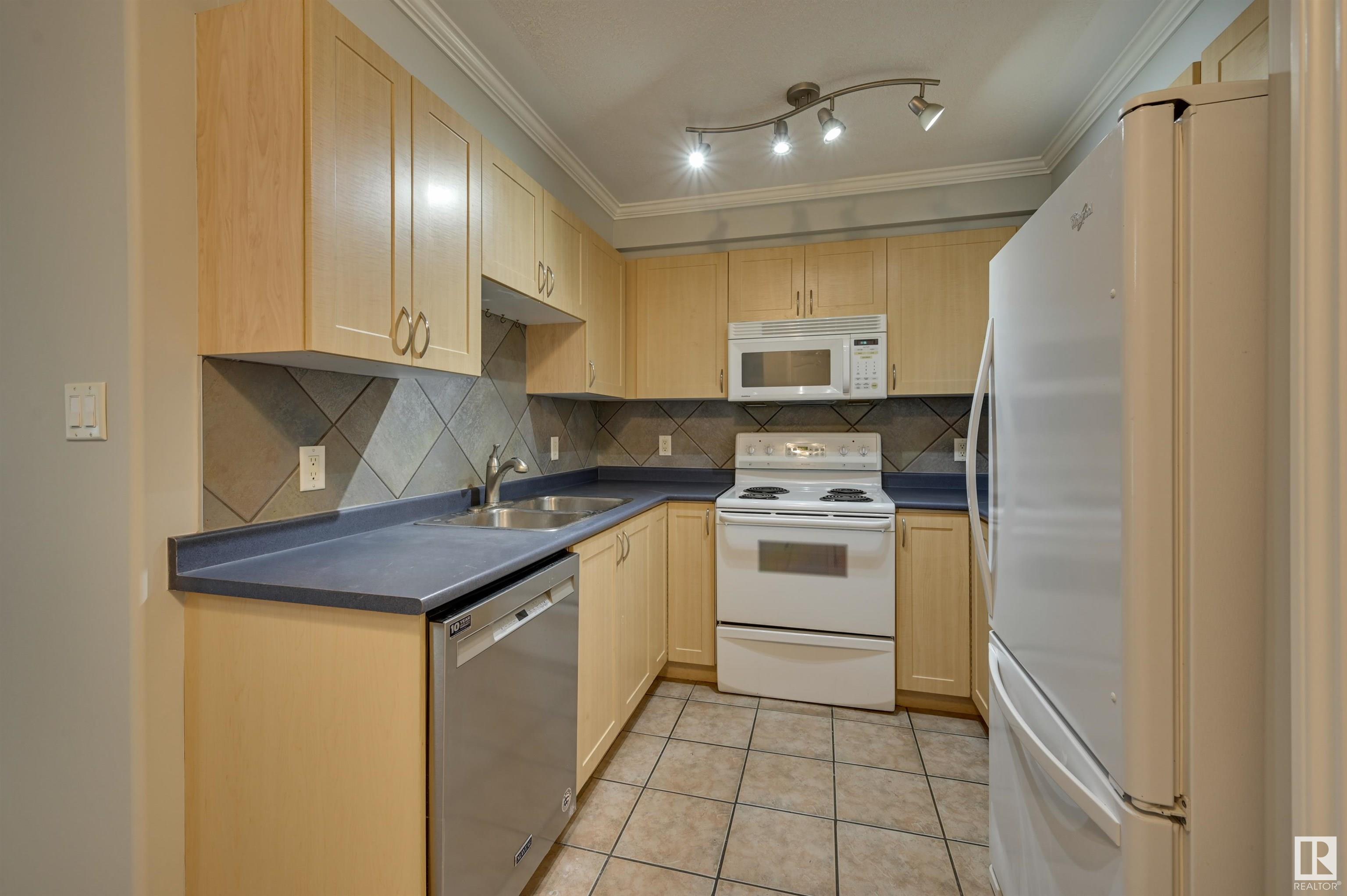      #204 9938 104 ST NW , Edmonton,  ,T5K 2X7 ;  Listing Number: MLS E4414749