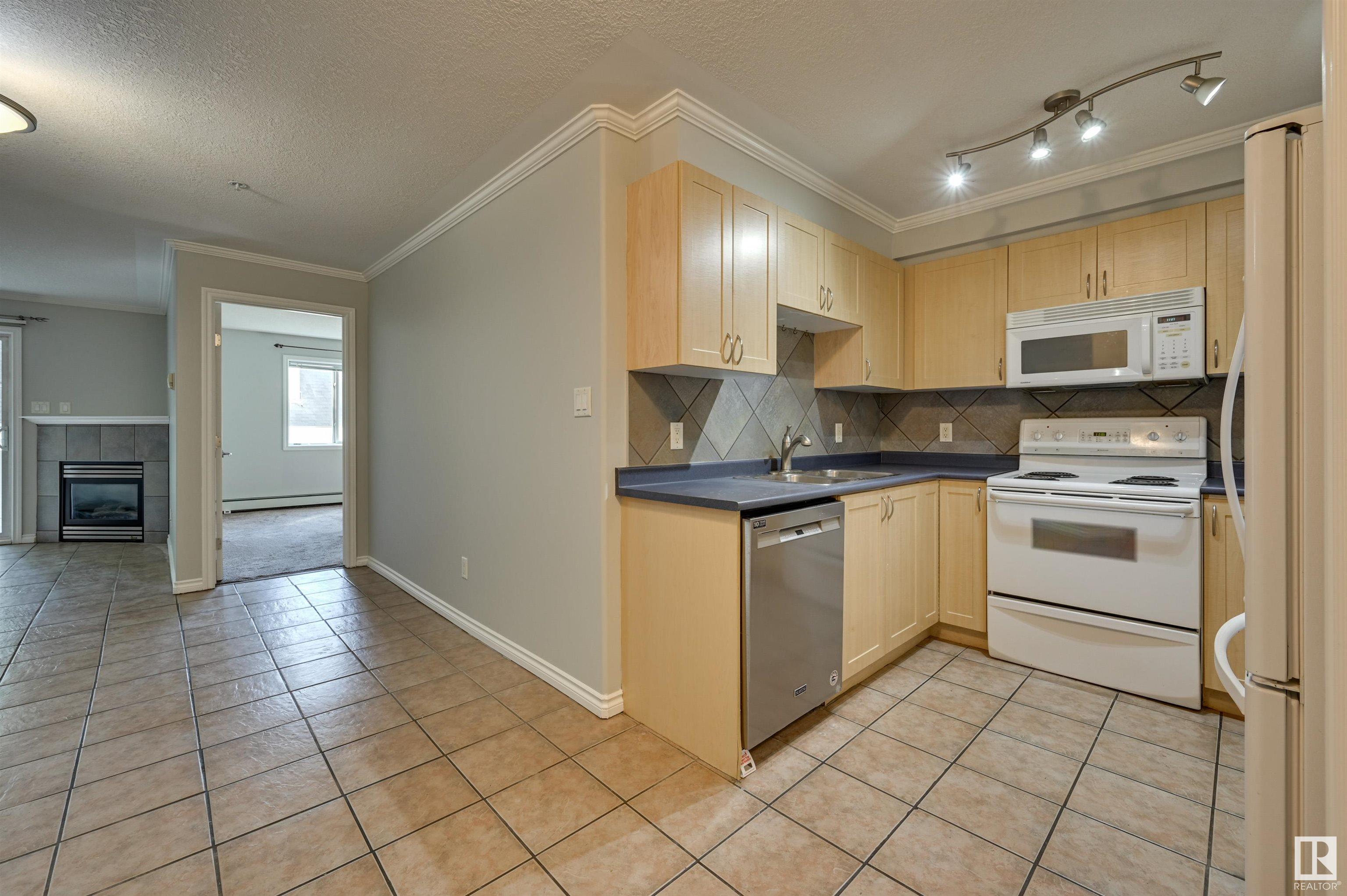      #204 9938 104 ST NW , Edmonton,  ,T5K 2X7 ;  Listing Number: MLS E4414749