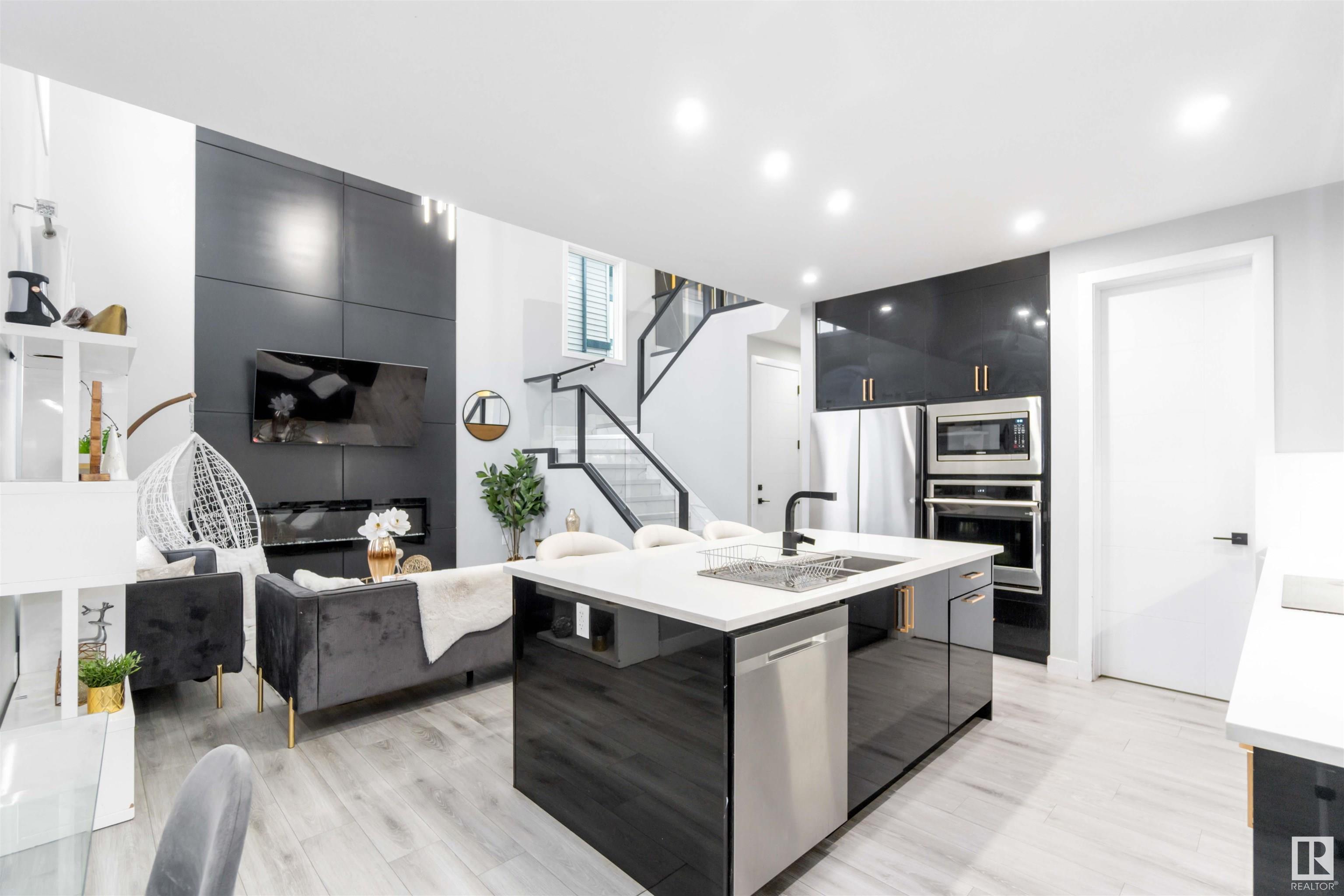      17124 68 ST NW , Edmonton,  ,T5Z 0W3 ;  Listing Number: MLS E4414787