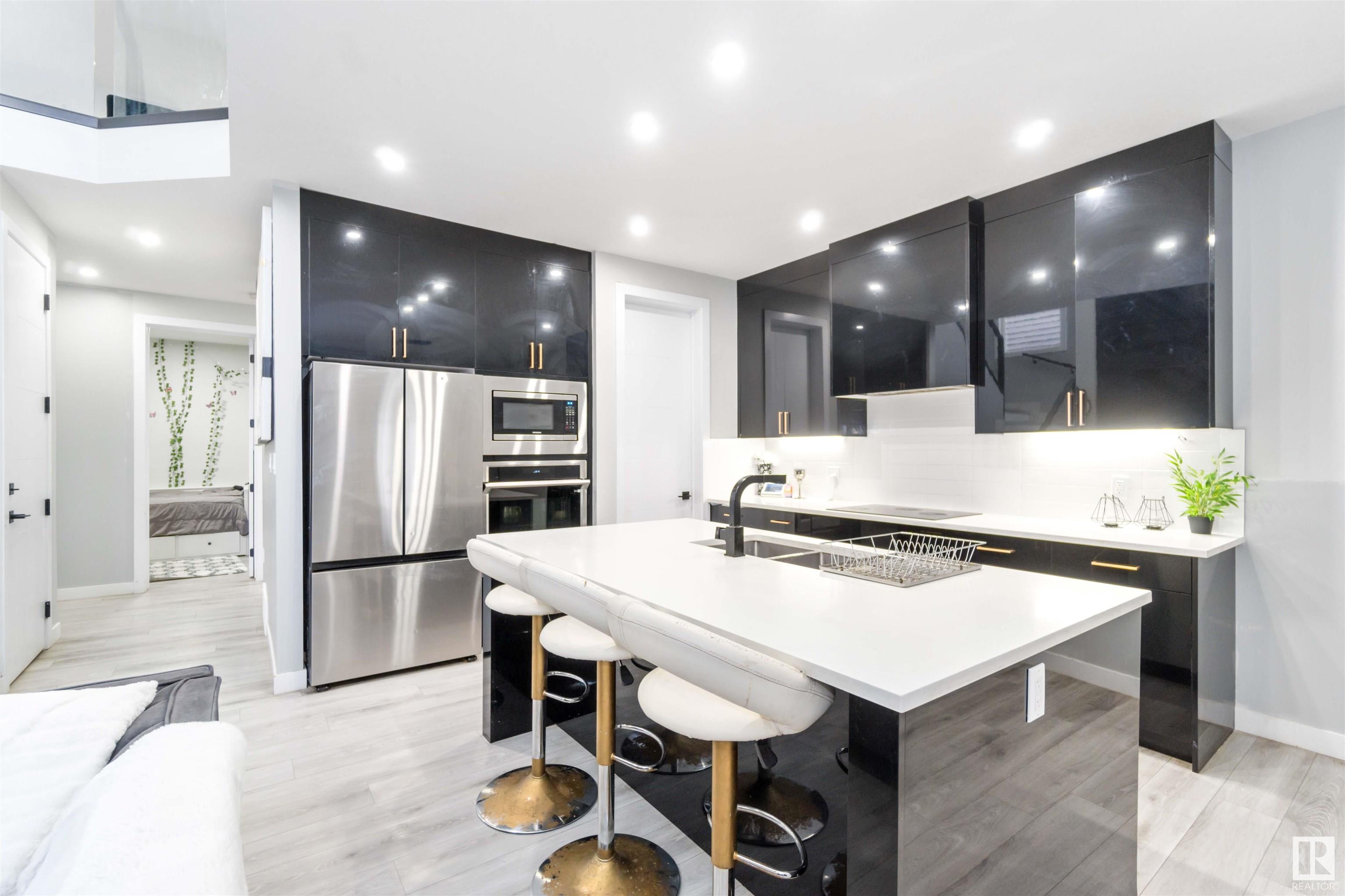      17124 68 ST NW , Edmonton,  ,T5Z 0W3 ;  Listing Number: MLS E4414787