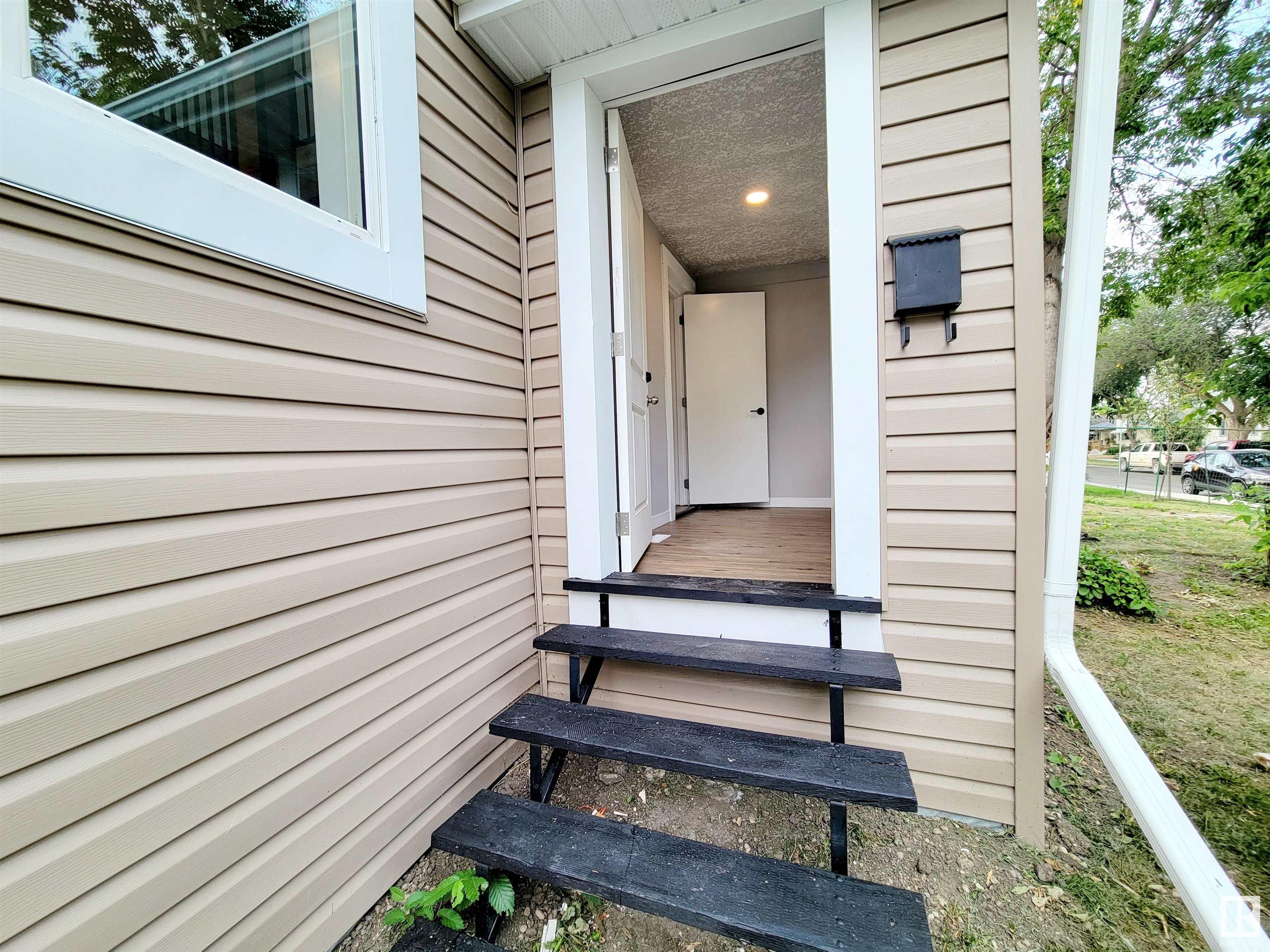      12018 77 ST NW NW , Edmonton,  ,T5B 2G7 ;  Listing Number: MLS E4414880