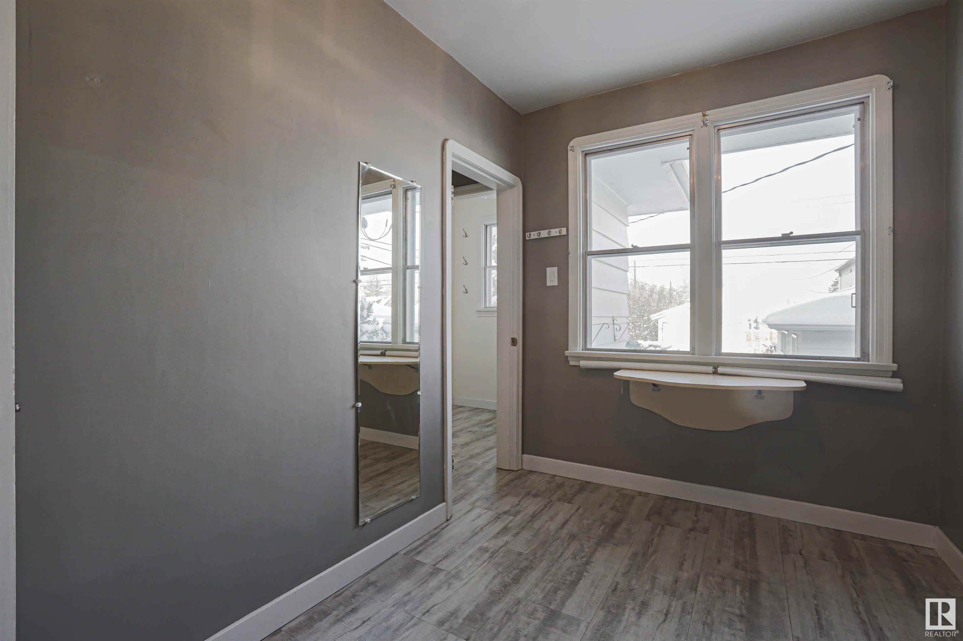      9354 72 AV NW , Edmonton,  ,T6E 0Y2 ;  Listing Number: MLS E4414882
