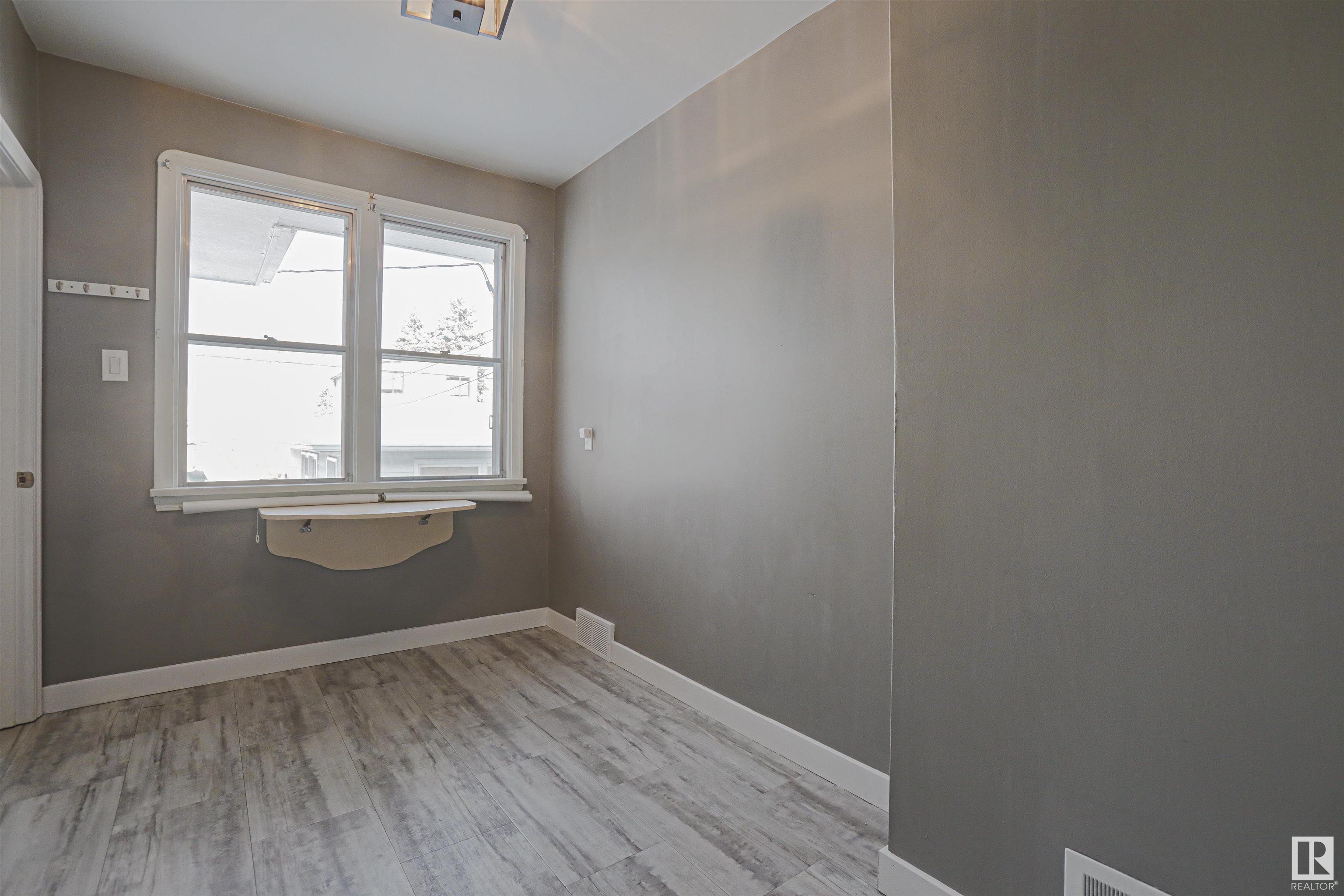      9354 72 AV NW , Edmonton,  ,T6E 0Y2 ;  Listing Number: MLS E4414882