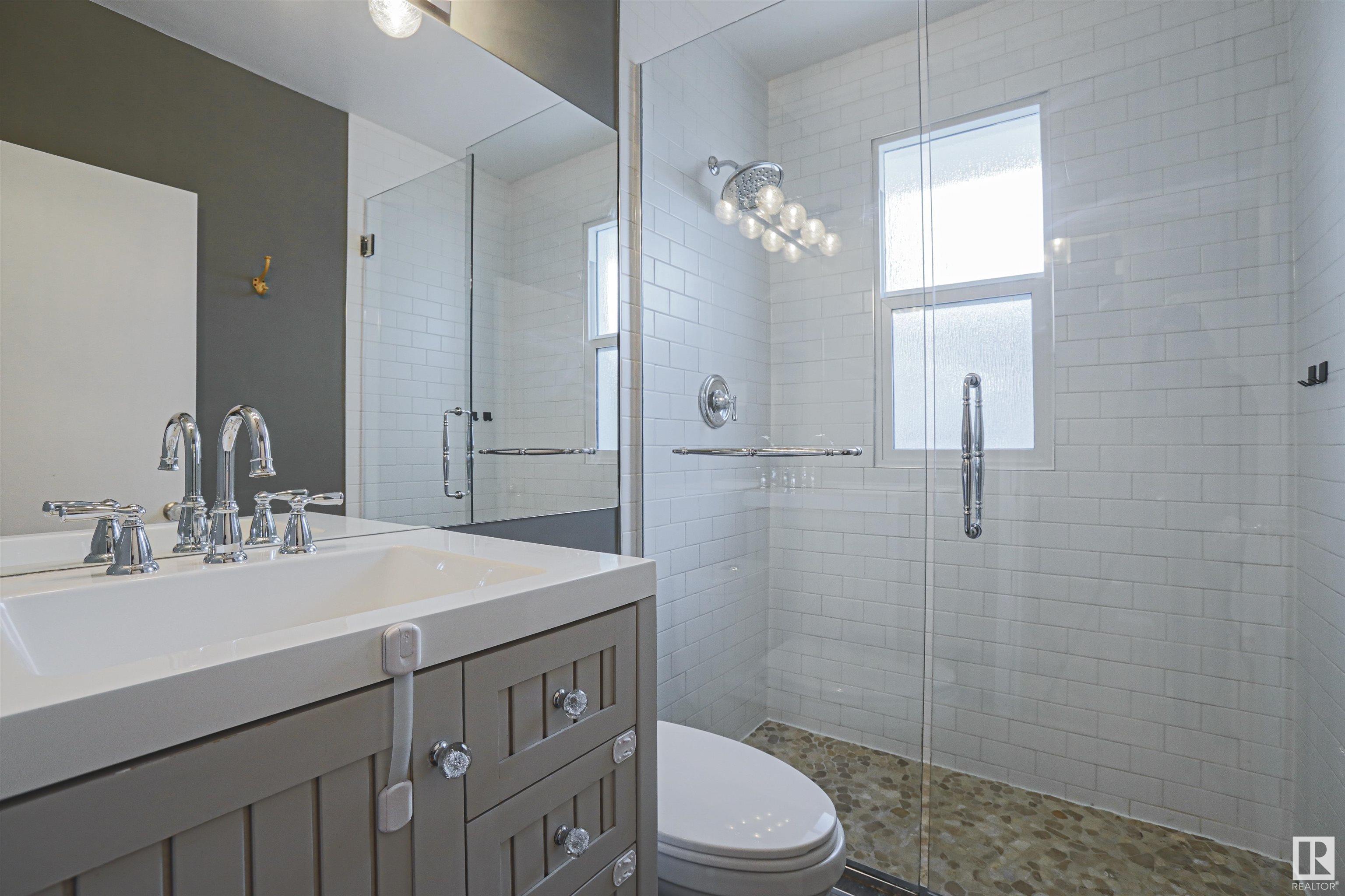      9354 72 AV NW , Edmonton,  ,T6E 0Y2 ;  Listing Number: MLS E4414882