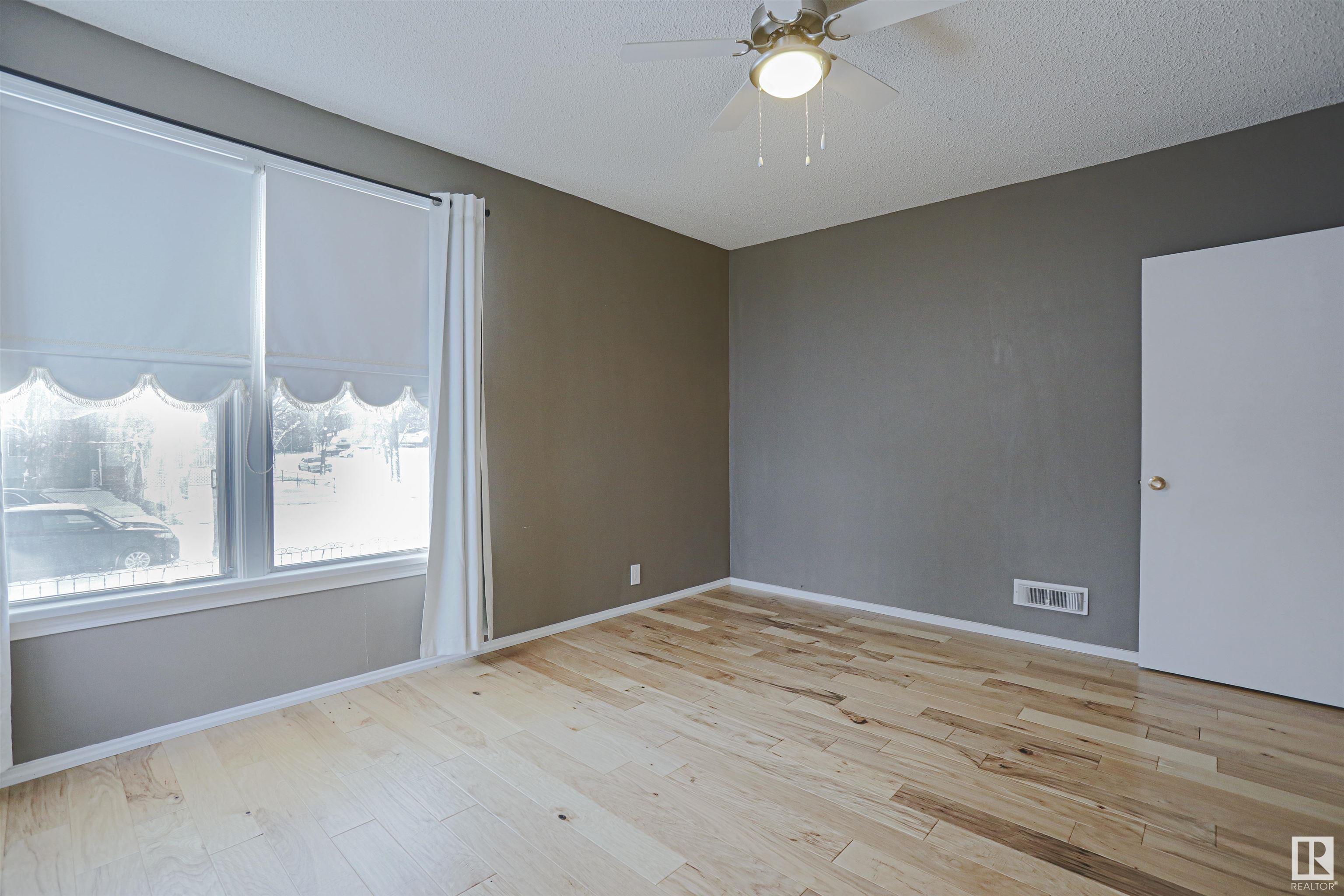      9354 72 AV NW , Edmonton,  ,T6E 0Y2 ;  Listing Number: MLS E4414882