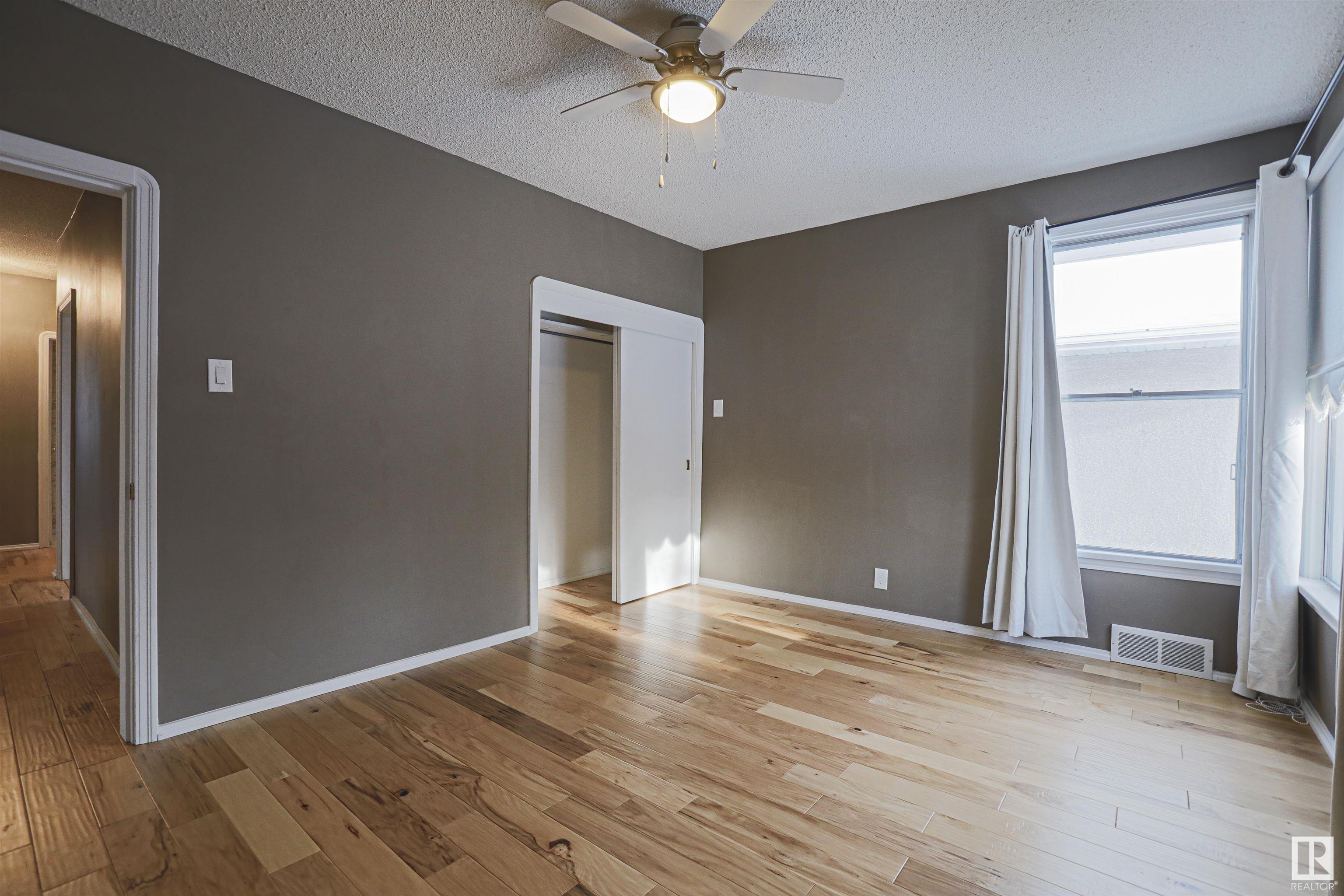      9354 72 AV NW , Edmonton,  ,T6E 0Y2 ;  Listing Number: MLS E4414882
