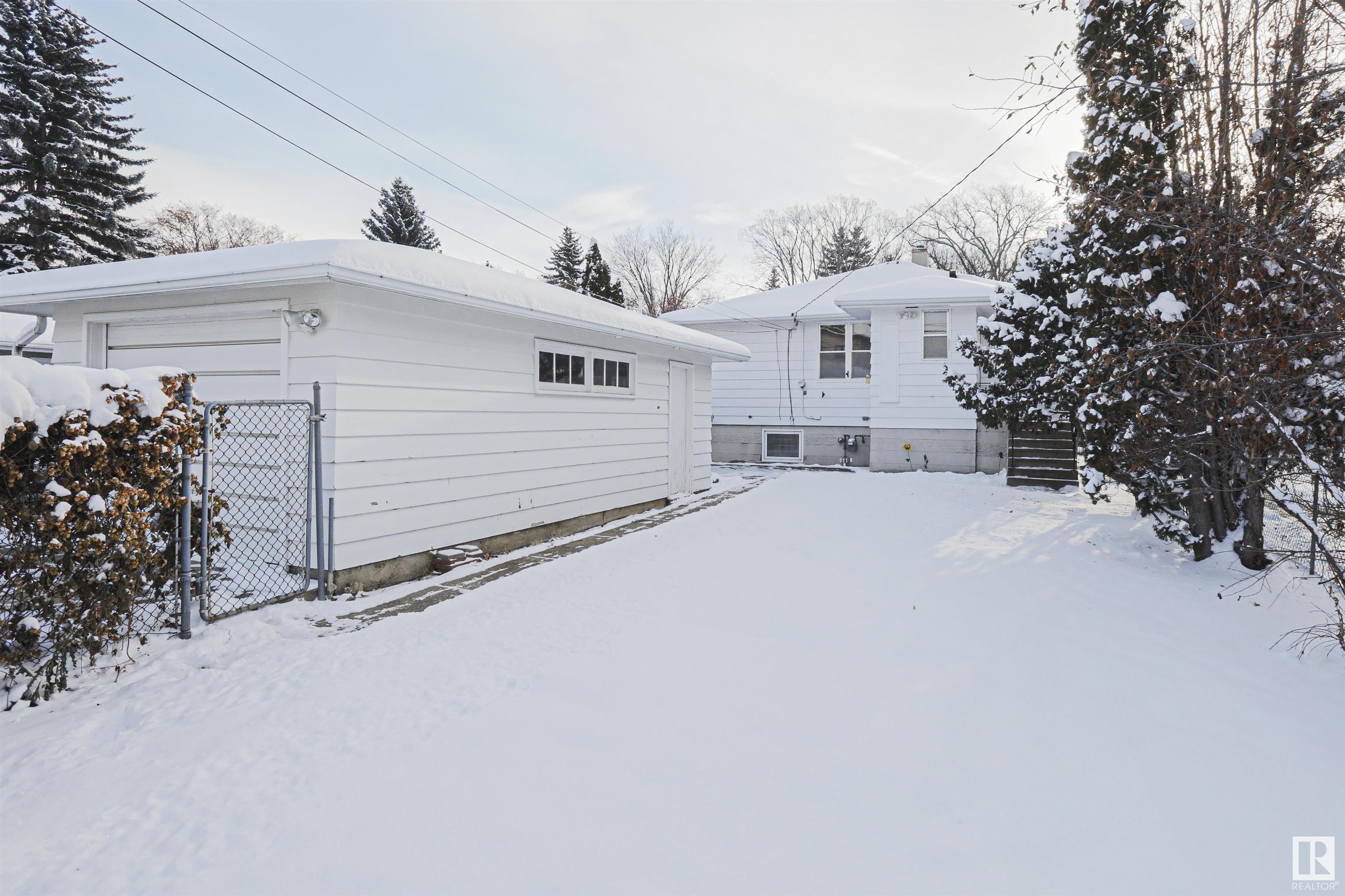      9354 72 AV NW , Edmonton,  ,T6E 0Y2 ;  Listing Number: MLS E4414882