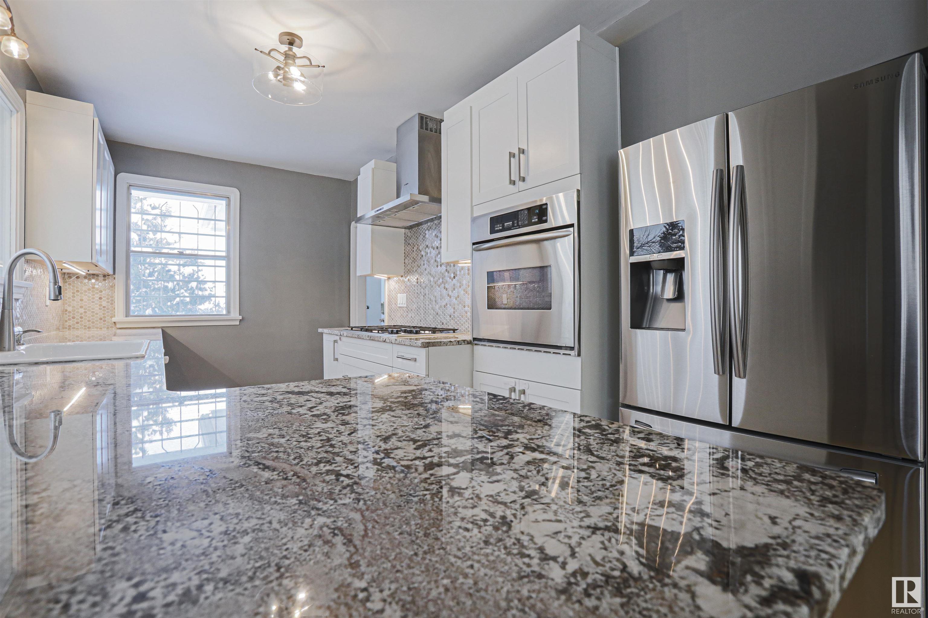      9354 72 AV NW , Edmonton,  ,T6E 0Y2 ;  Listing Number: MLS E4414882