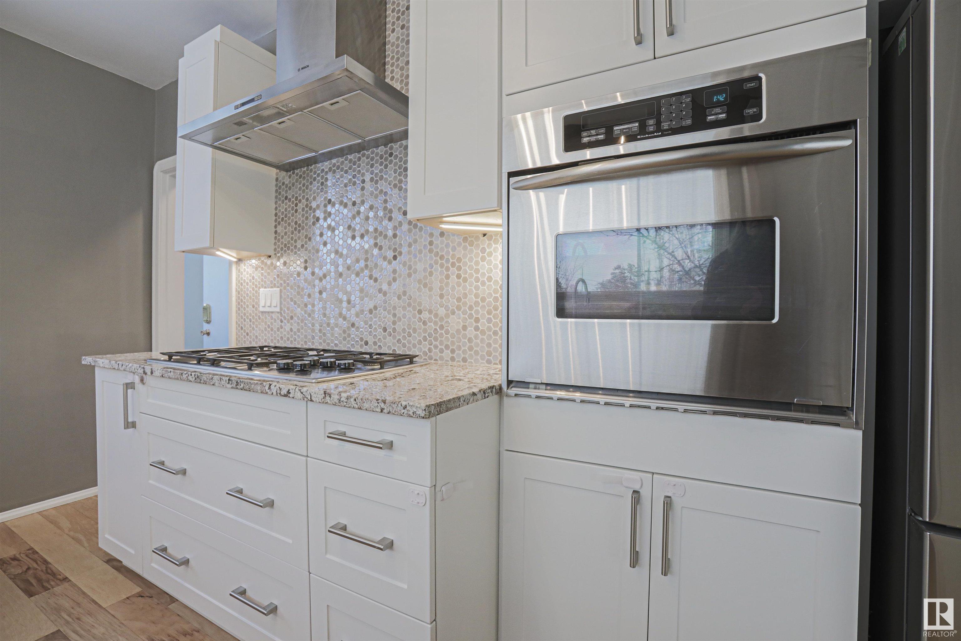      9354 72 AV NW , Edmonton,  ,T6E 0Y2 ;  Listing Number: MLS E4414882