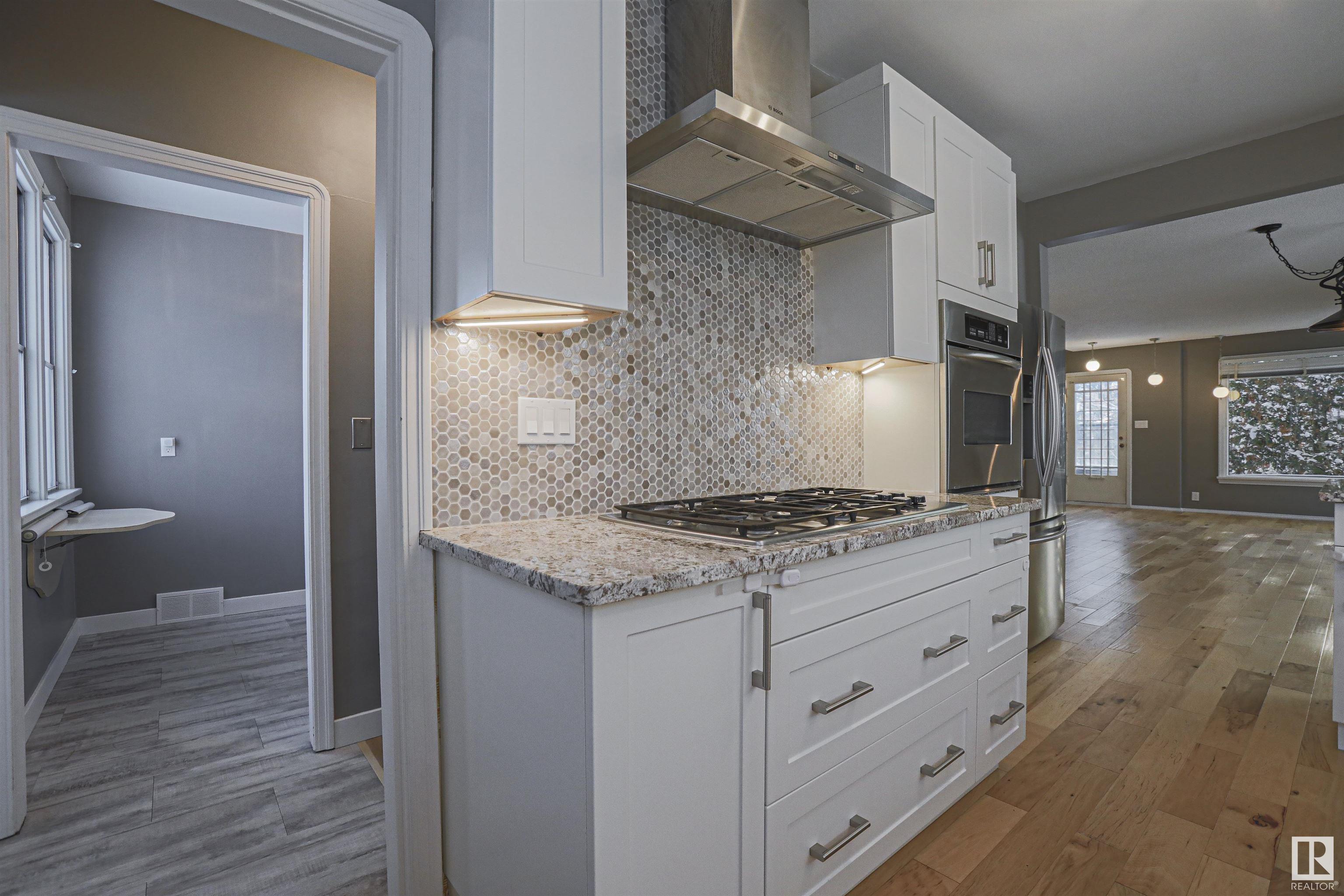      9354 72 AV NW , Edmonton,  ,T6E 0Y2 ;  Listing Number: MLS E4414882