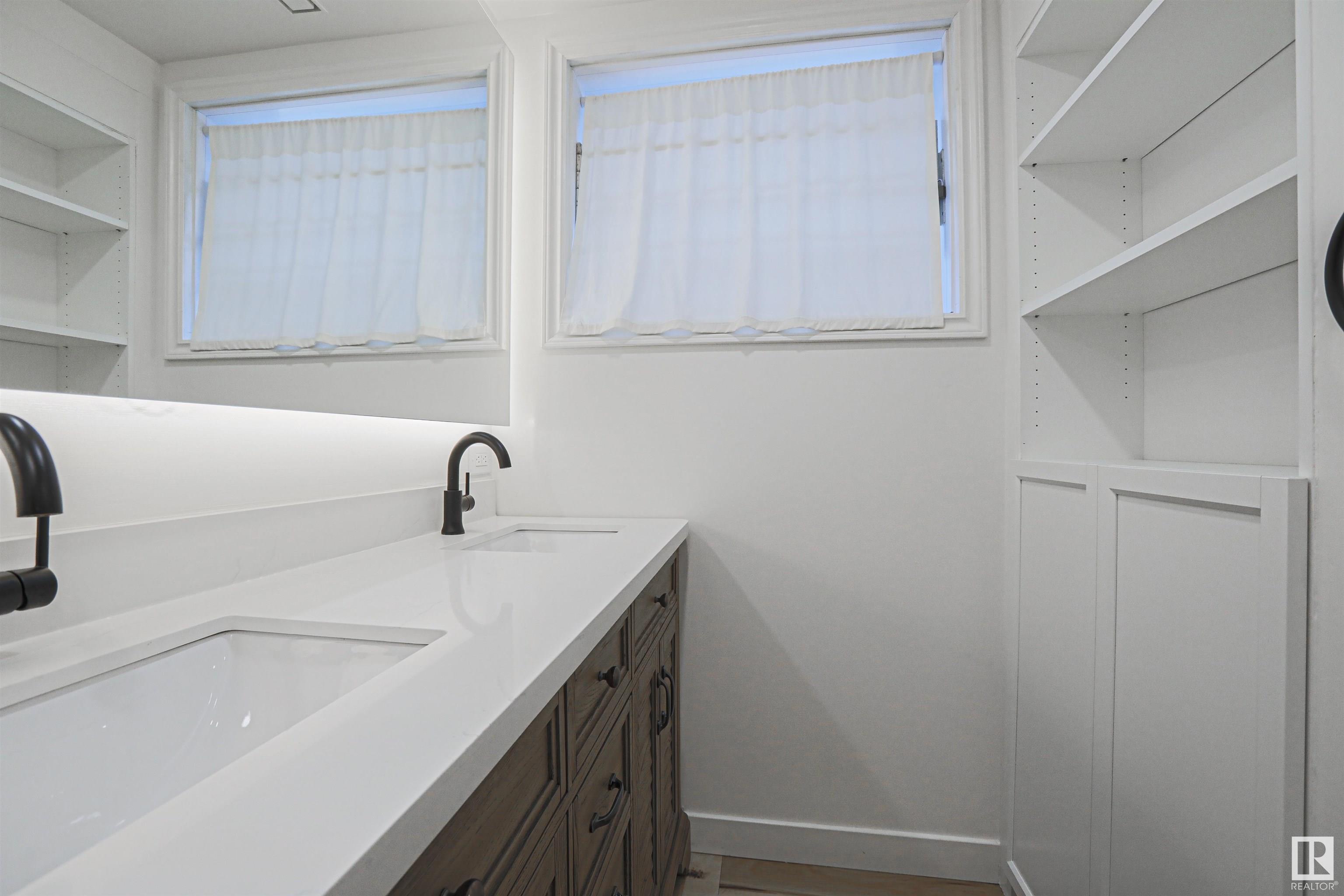      9354 72 AV NW , Edmonton,  ,T6E 0Y2 ;  Listing Number: MLS E4414882