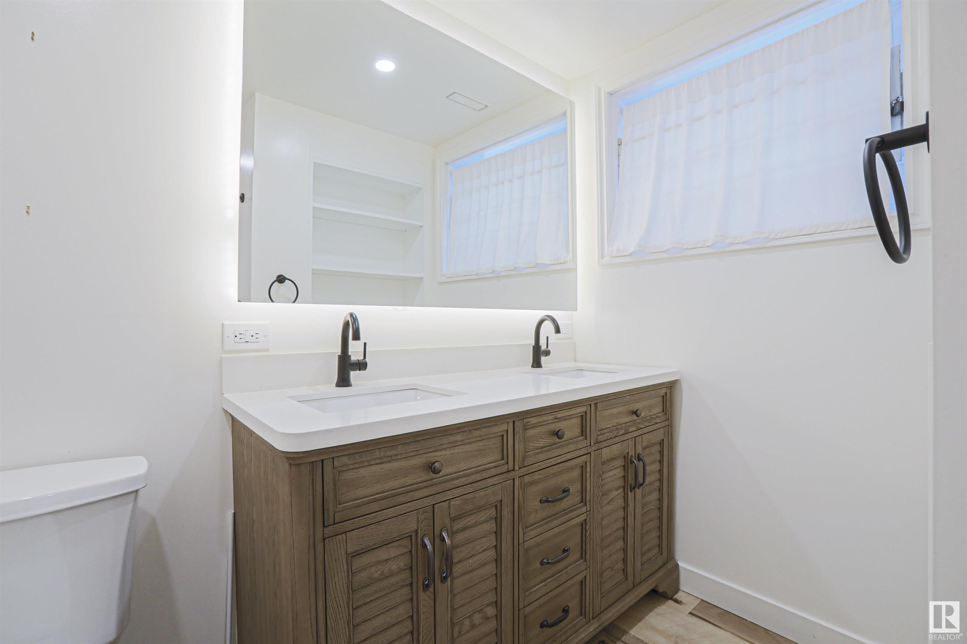      9354 72 AV NW , Edmonton,  ,T6E 0Y2 ;  Listing Number: MLS E4414882