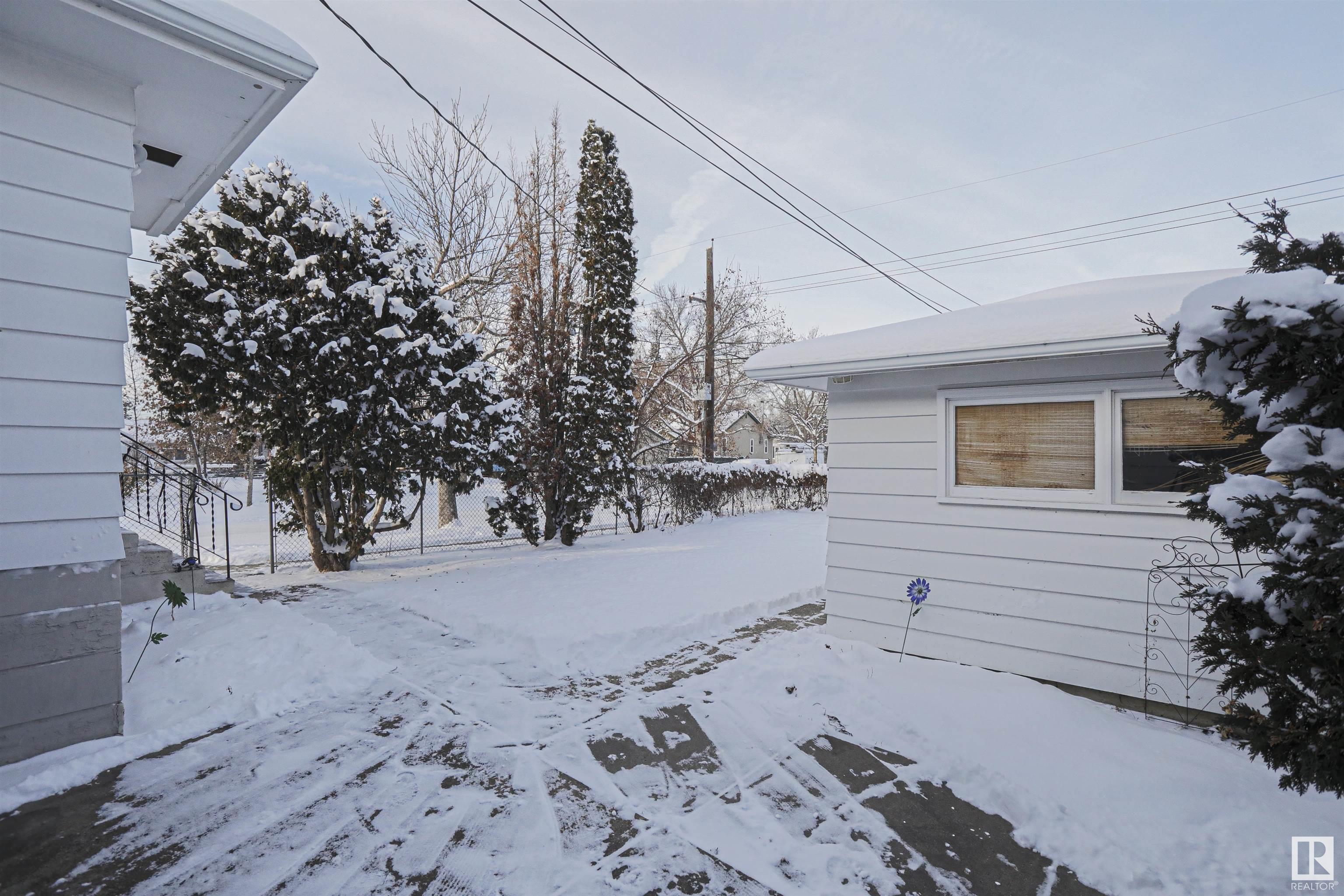      9354 72 AV NW , Edmonton,  ,T6E 0Y2 ;  Listing Number: MLS E4414882