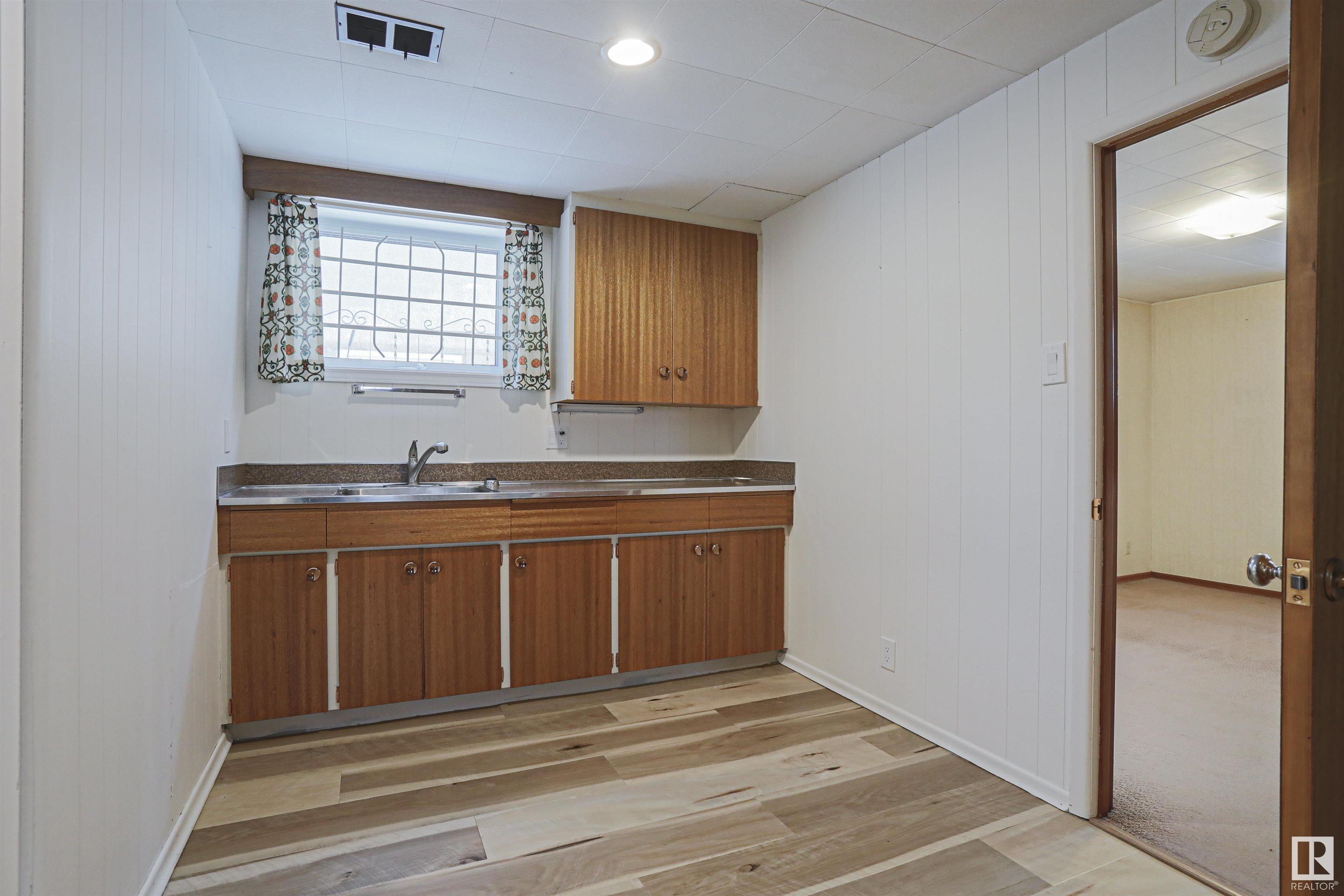      9354 72 AV NW , Edmonton,  ,T6E 0Y2 ;  Listing Number: MLS E4414882