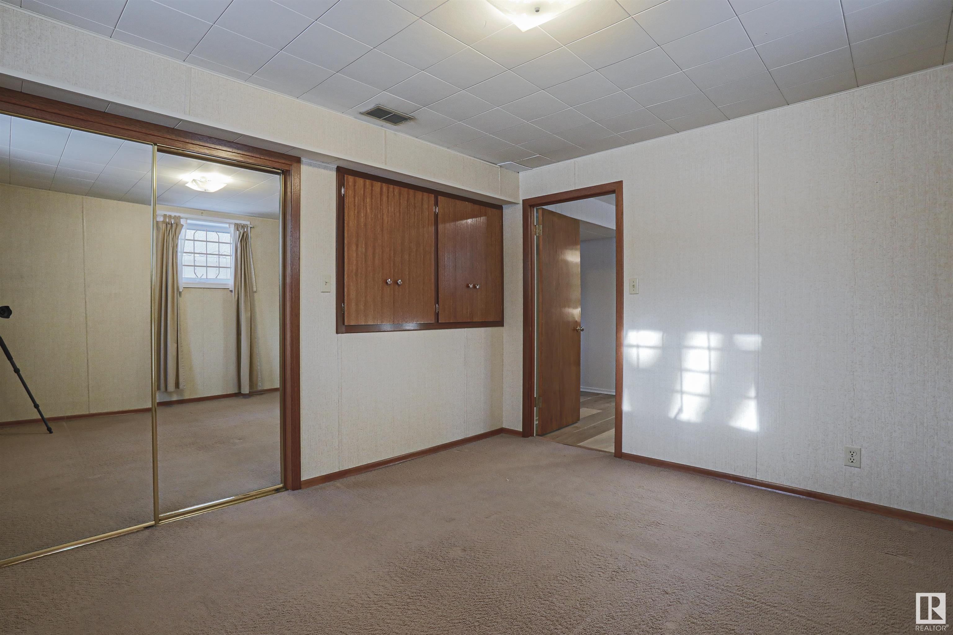      9354 72 AV NW , Edmonton,  ,T6E 0Y2 ;  Listing Number: MLS E4414882