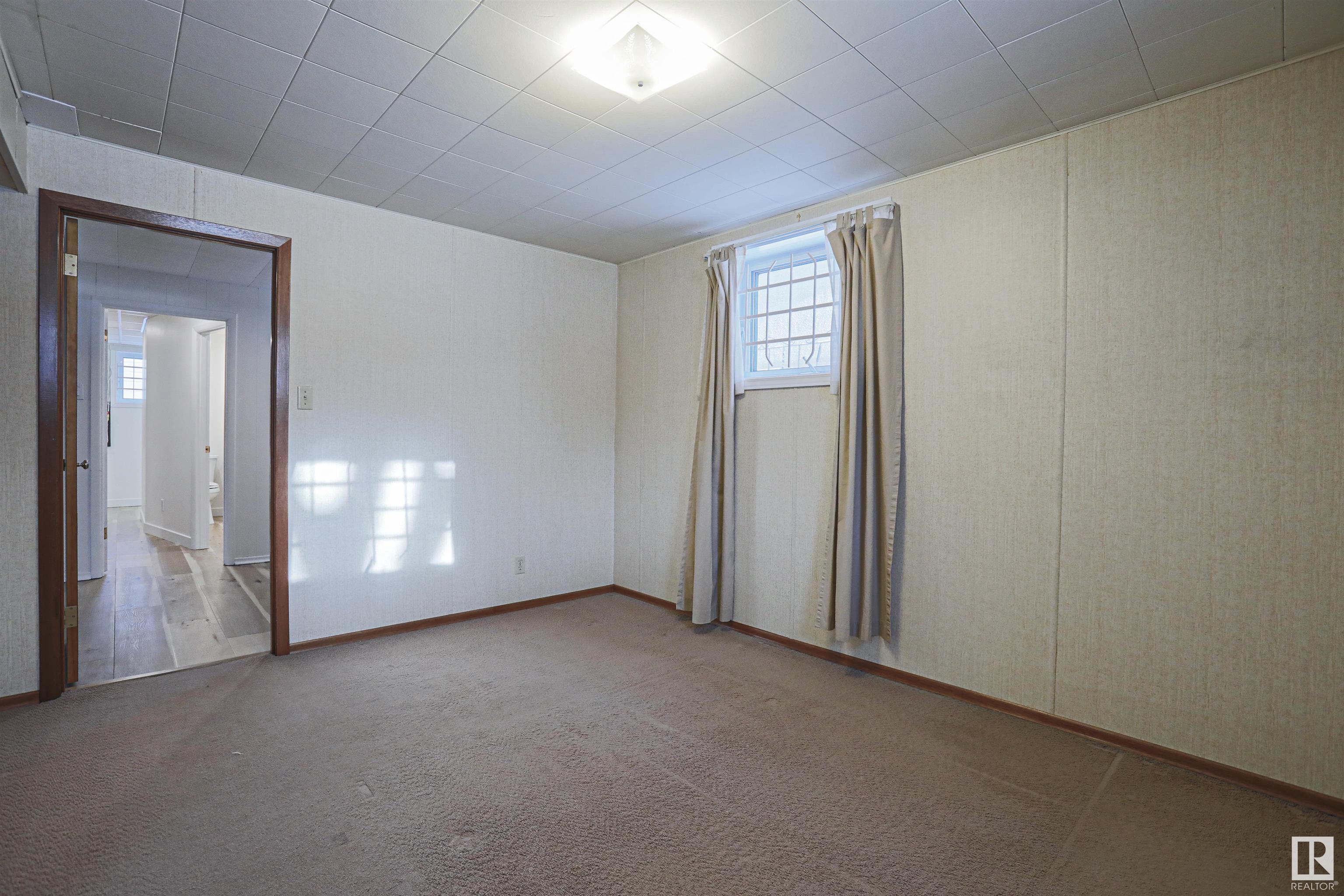      9354 72 AV NW , Edmonton,  ,T6E 0Y2 ;  Listing Number: MLS E4414882