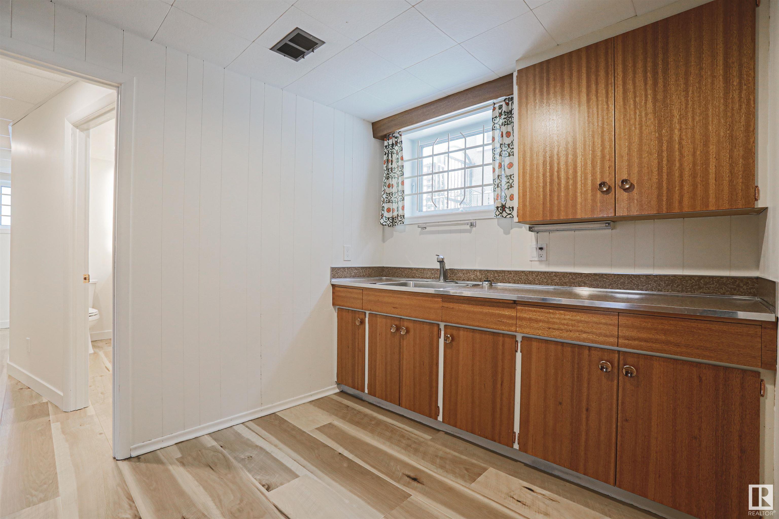      9354 72 AV NW , Edmonton,  ,T6E 0Y2 ;  Listing Number: MLS E4414882