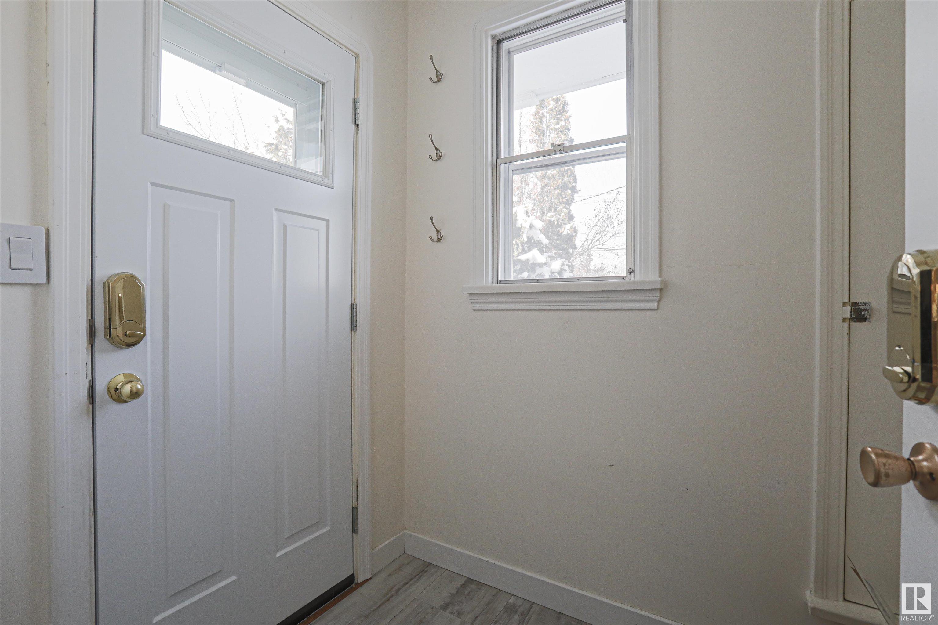      9354 72 AV NW , Edmonton,  ,T6E 0Y2 ;  Listing Number: MLS E4414882