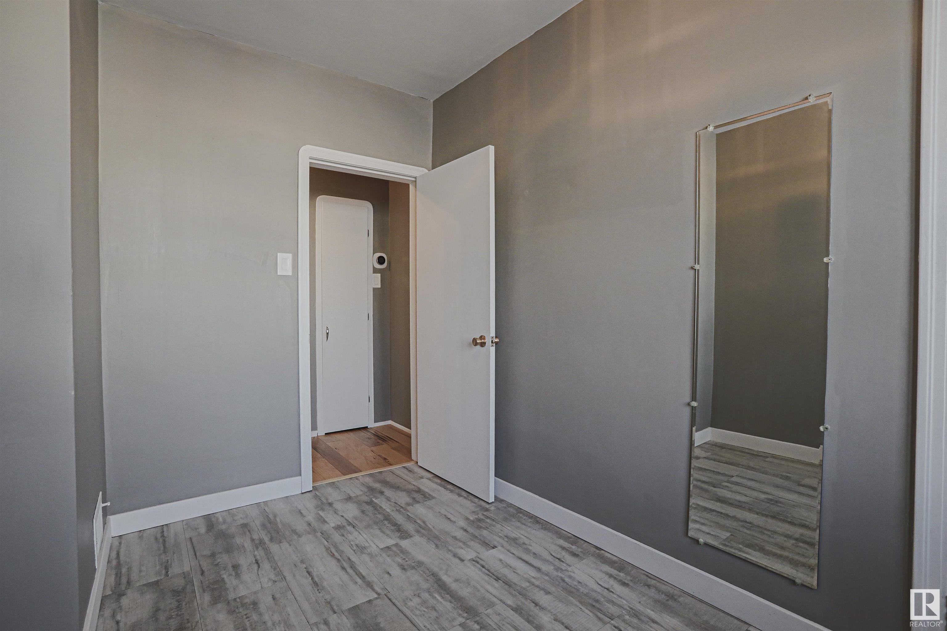      9354 72 AV NW , Edmonton,  ,T6E 0Y2 ;  Listing Number: MLS E4414882