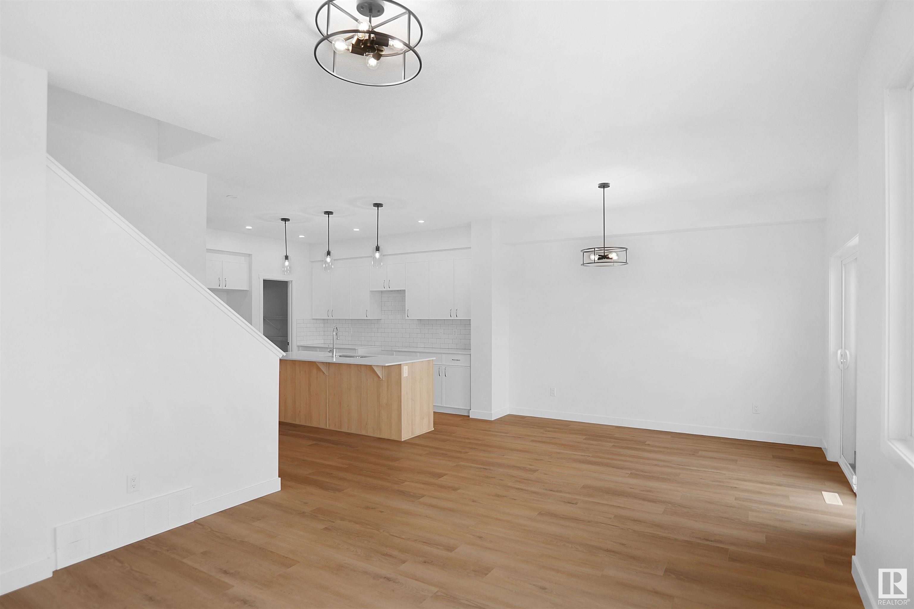      2612 206 ST NW , Edmonton,  ,T6M 1P8 ;  Listing Number: MLS E4415035