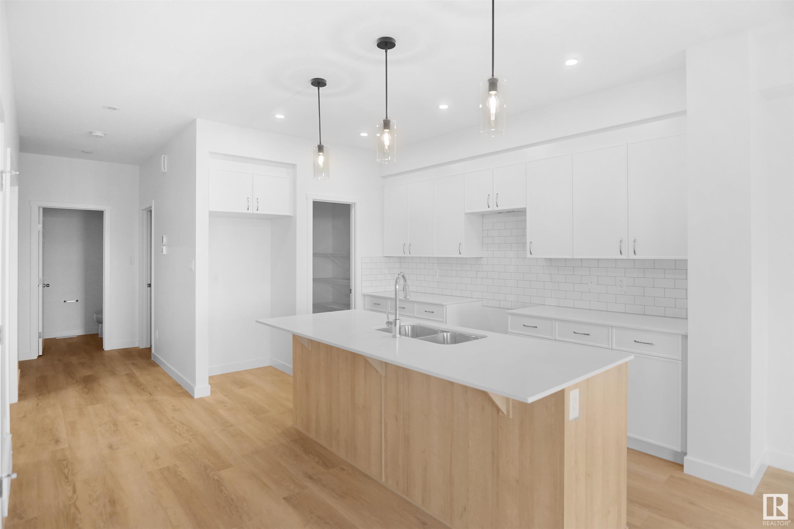      2612 206 ST NW , Edmonton,  ,T6M 1P8 ;  Listing Number: MLS E4415035