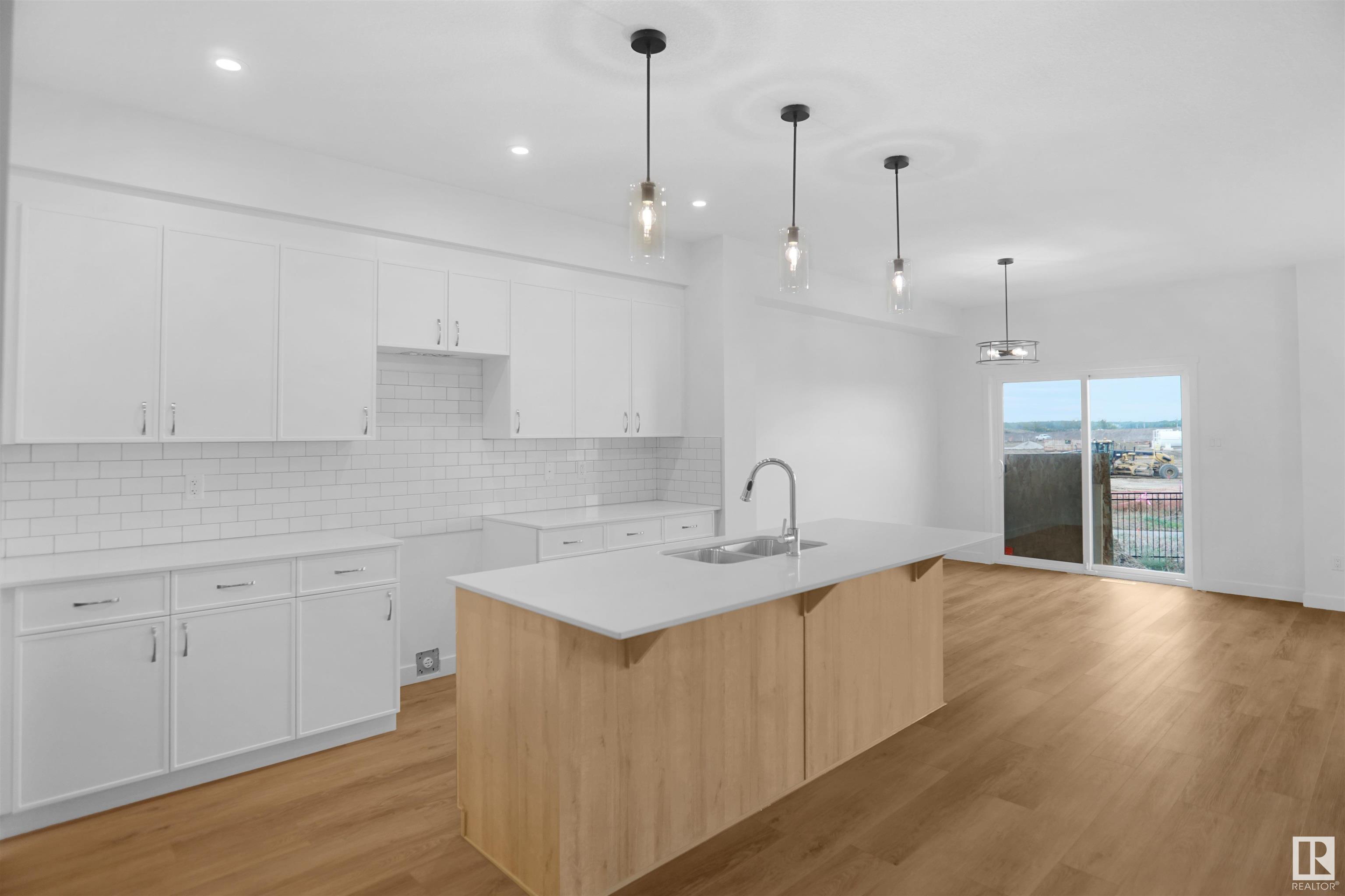      2612 206 ST NW , Edmonton,  ,T6M 1P8 ;  Listing Number: MLS E4415035