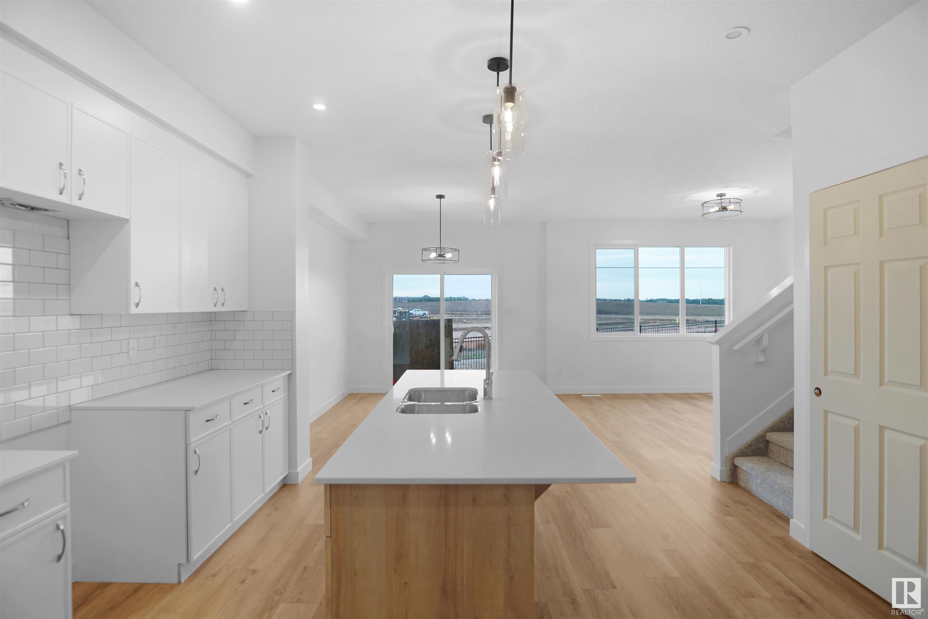      2612 206 ST NW , Edmonton,  ,T6M 1P8 ;  Listing Number: MLS E4415035