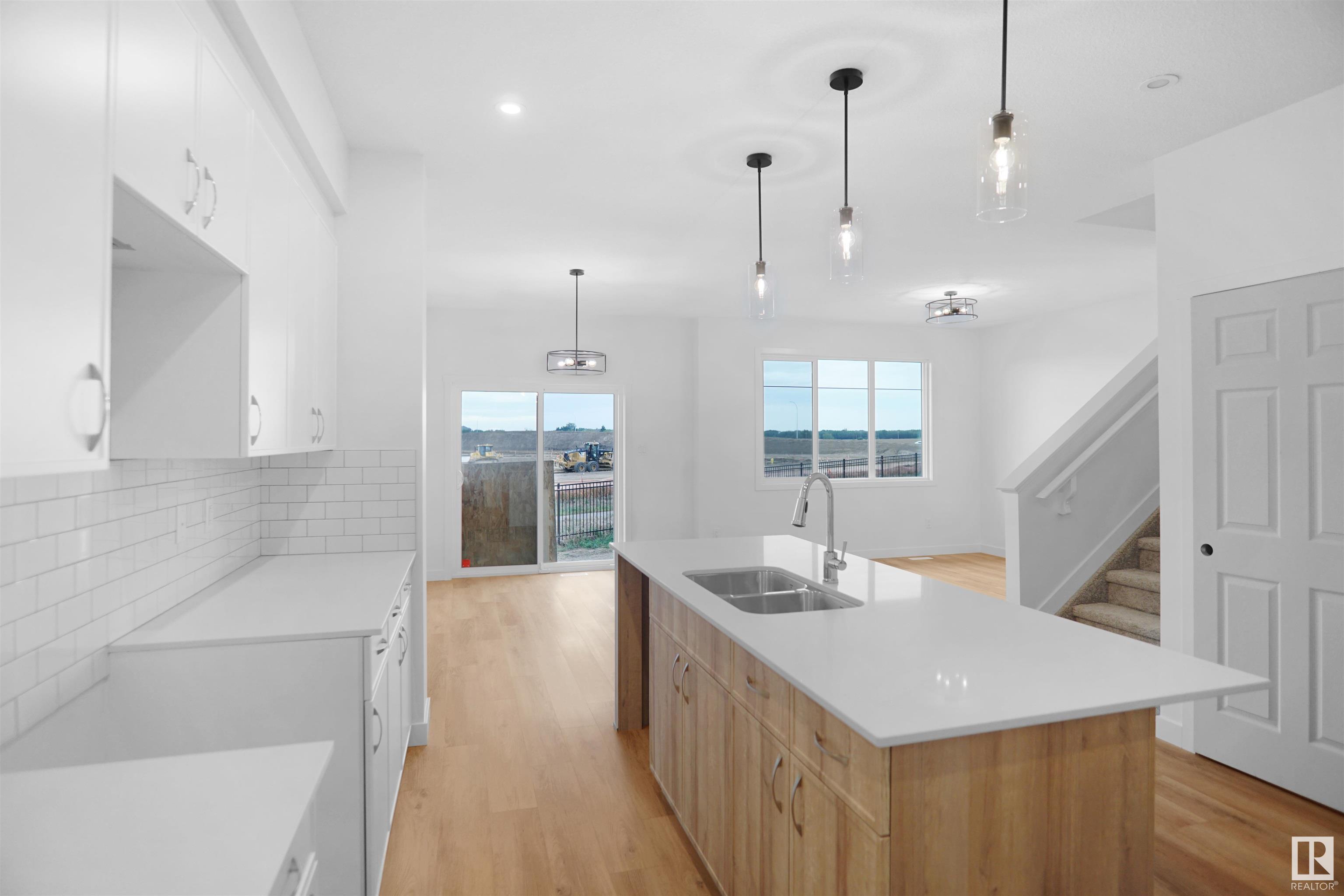      2612 206 ST NW , Edmonton,  ,T6M 1P8 ;  Listing Number: MLS E4415035