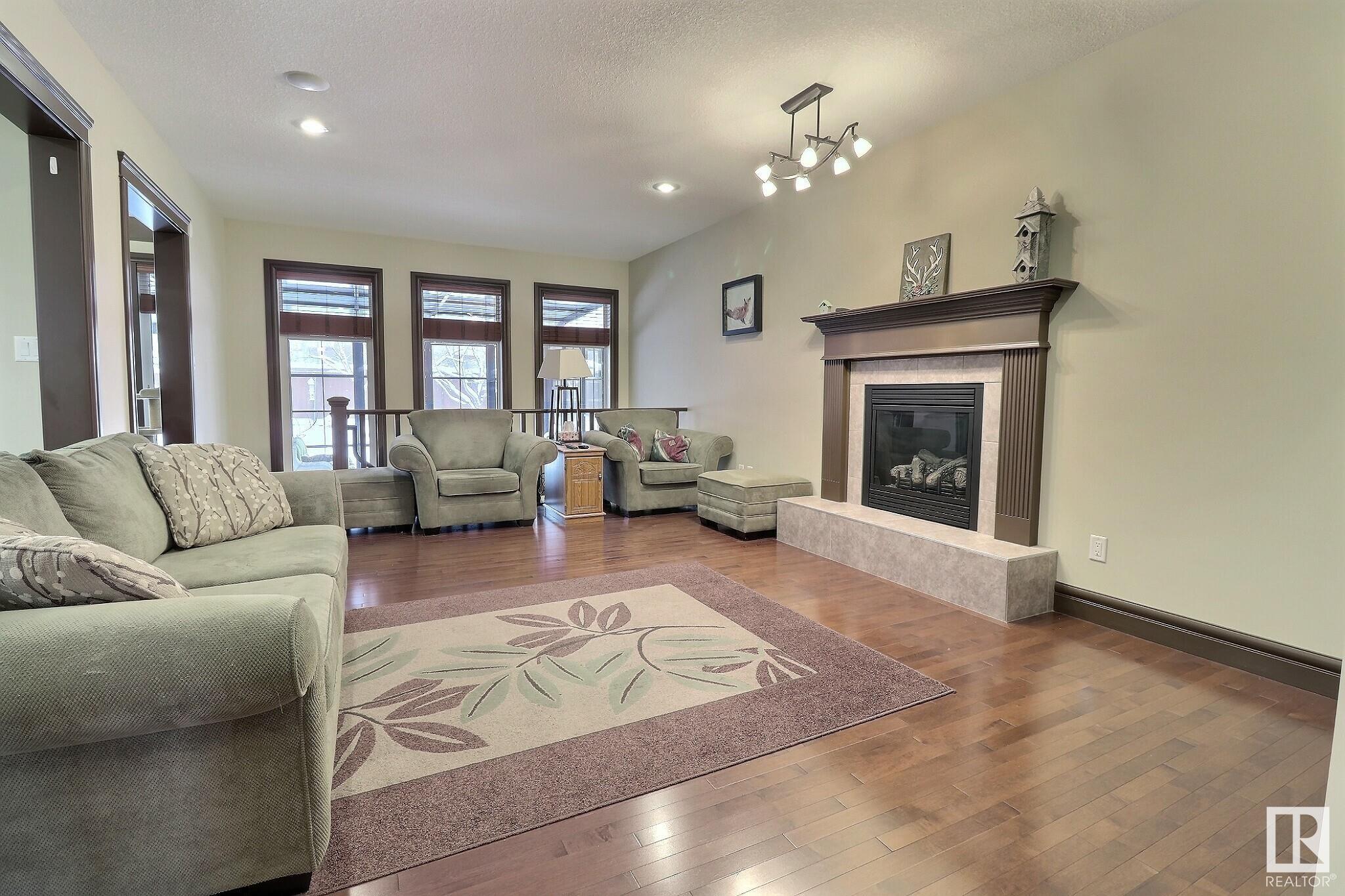      5315 SUNVIEW LN , Sherwood Park,  ,T8H 0K4 ;  Listing Number: MLS E4415056