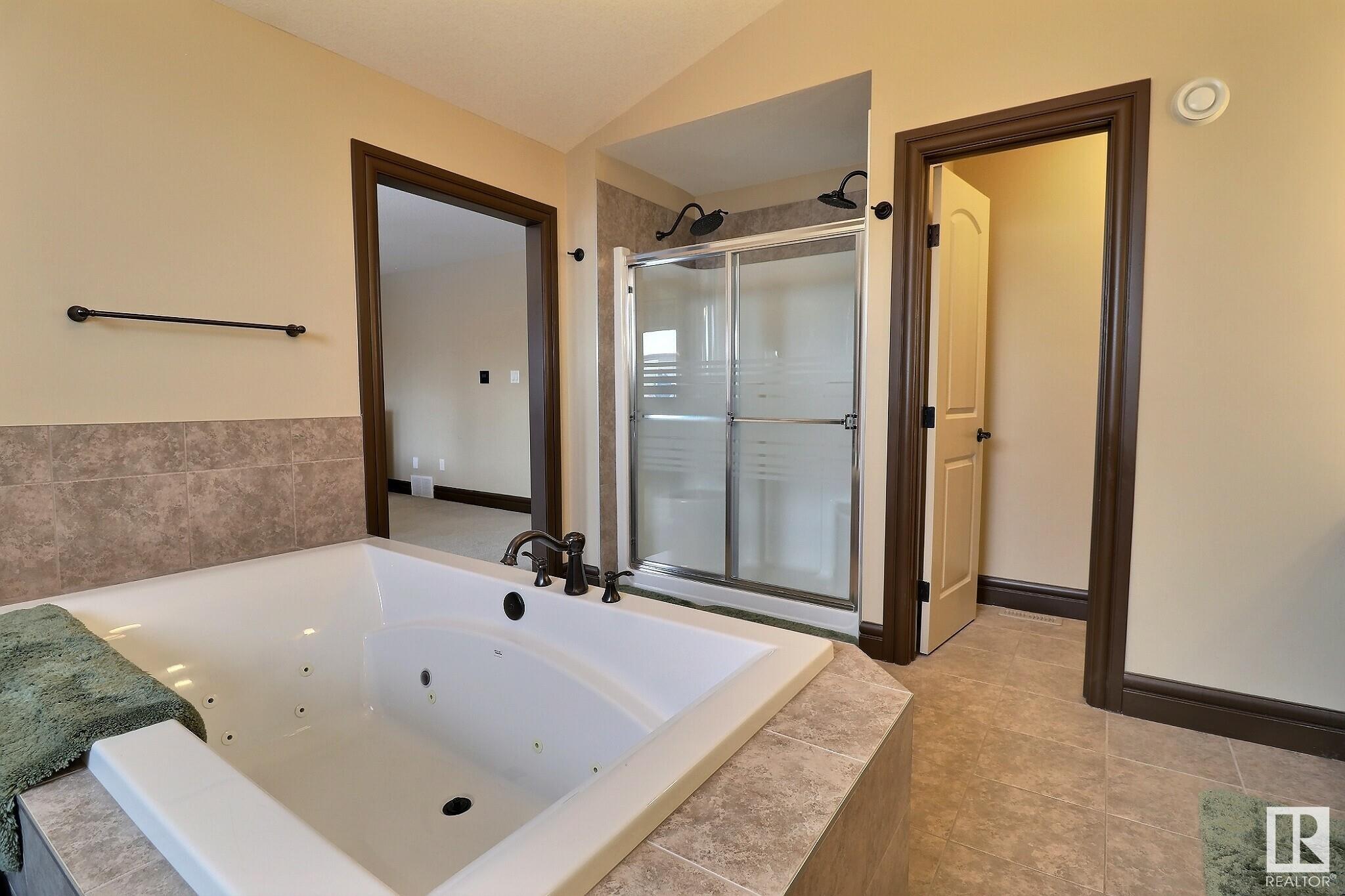      5315 SUNVIEW LN , Sherwood Park,  ,T8H 0K4 ;  Listing Number: MLS E4415056